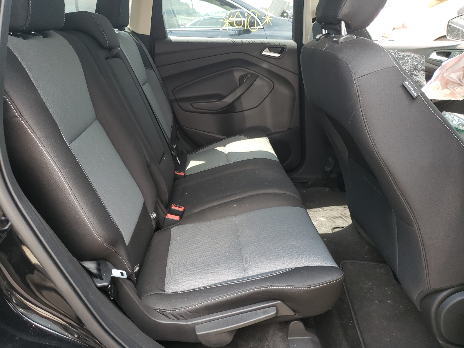 Photo 6 from auction – 2019 FORD ESCAPE SE with VIN 1FMCU0GD8KUA29778