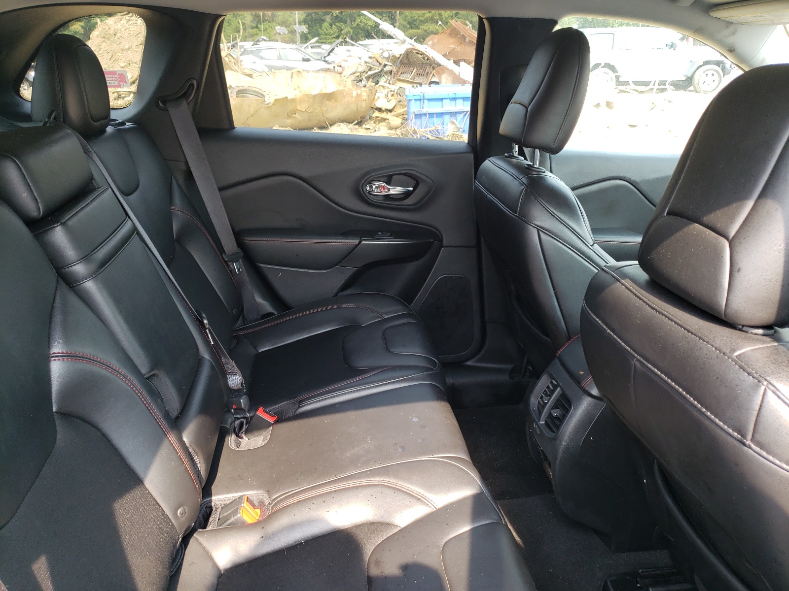 Photo 6 from auction – 2019 JEEP CHEROKEE T with VIN 1C4PJMBXXKD298548
