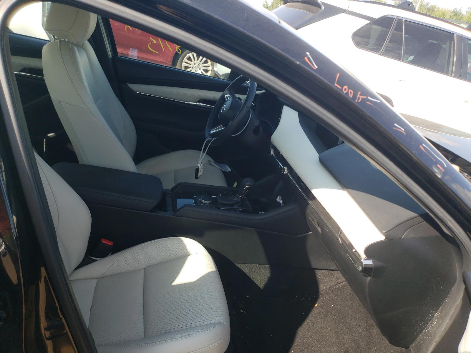 Photo 5 from auction – 2020 MAZDA 3 PREMIUM with VIN 3MZBPBEM7LM129198