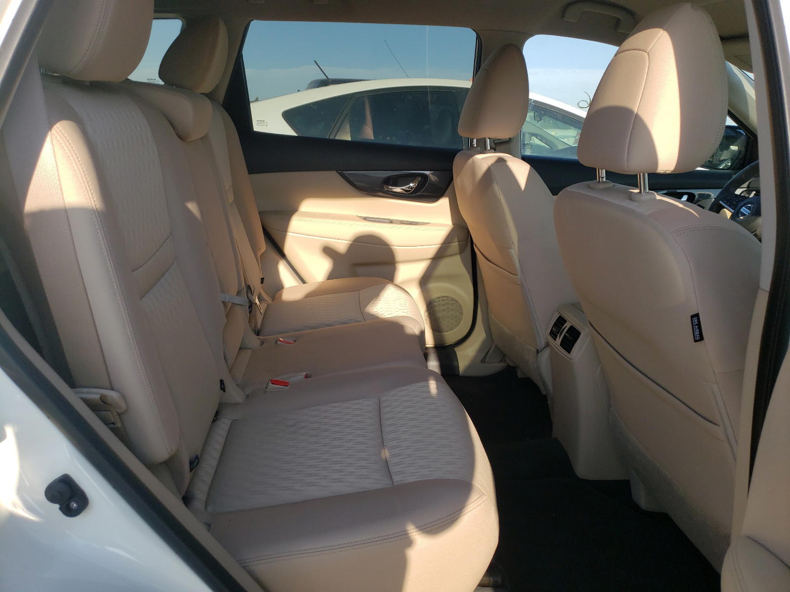 Photo 6 from auction – 2020 NISSAN ROGUE S with VIN KNMAT2MT2LP529862