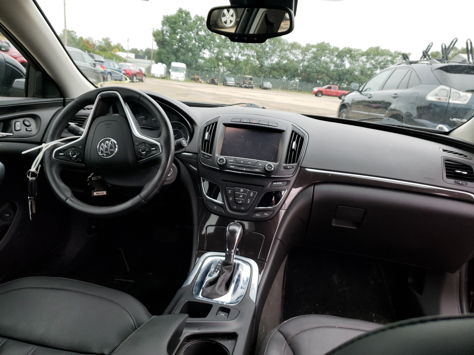 Photo 9 from auction – 2016 BUICK REGAL SPOR with VIN 2G4G35EX4G9200612