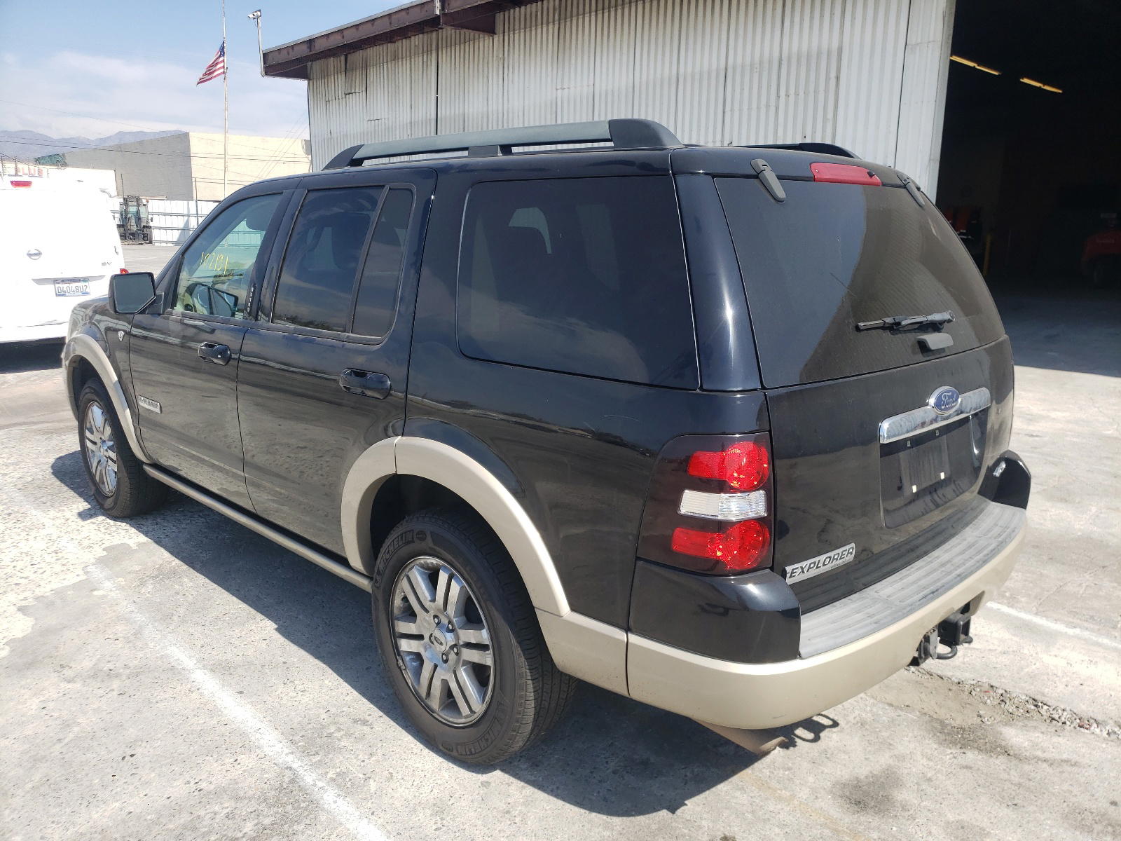 Photo 3 from auction – 2008 FORD EXPLORER E with VIN 1FMEU74878UA29658