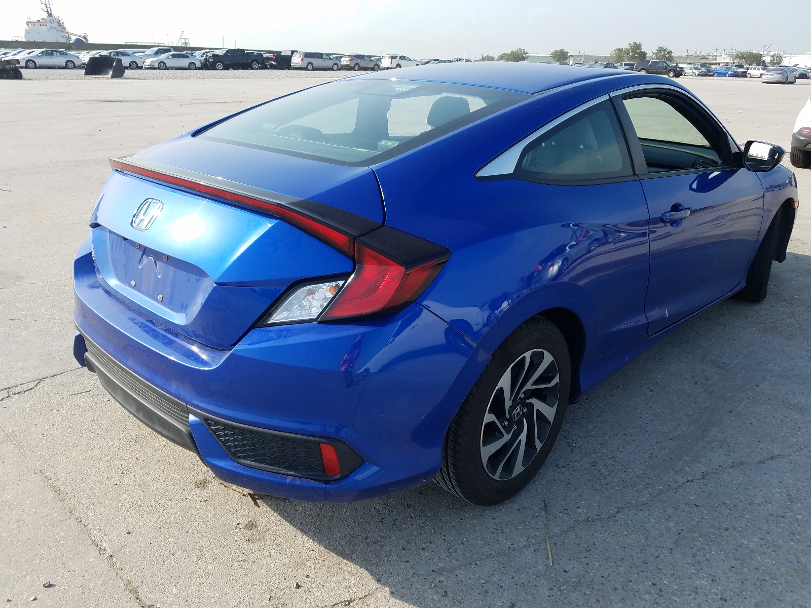 Photo 4 from auction – 2017 HONDA CIVIC LX with VIN 2HGFC4B01HH305747