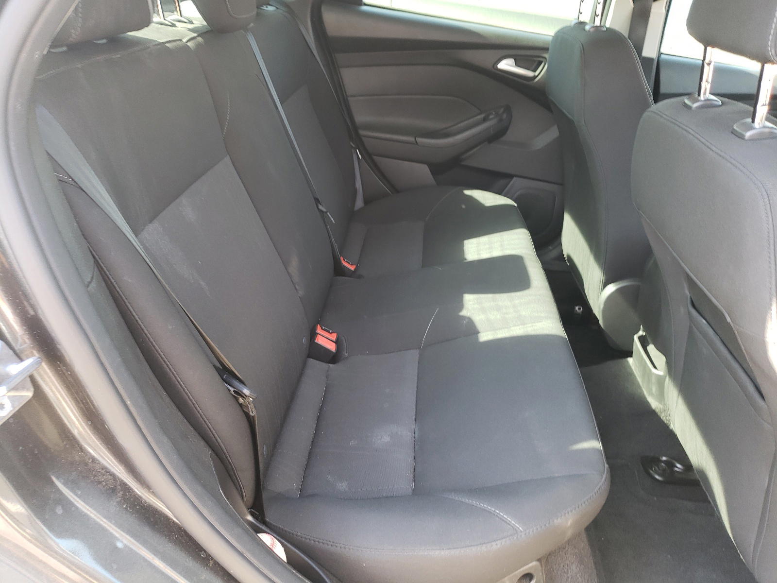 Photo 6 from auction – 2018 FORD FOCUS SE with VIN 1FADP3F24JL205723