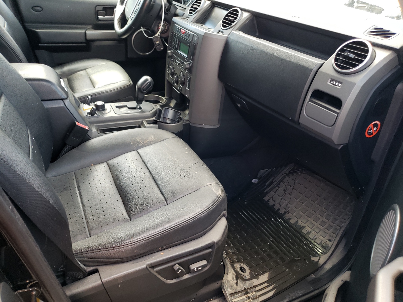 Photo 9 from auction – 2007 LAND ROVER LR3 SE with VIN SALAE25427A438402