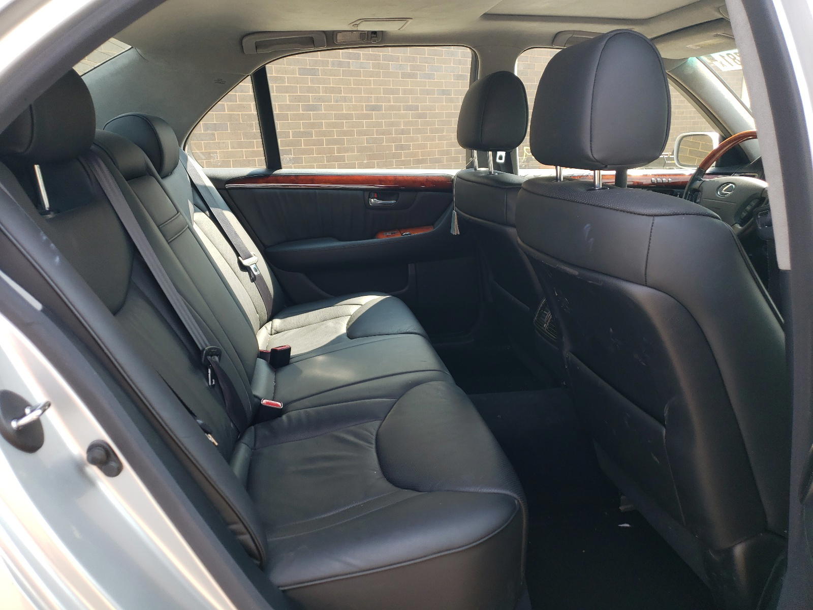 Photo 6 from auction – 2004 LEXUS LS 430 with VIN JTHBN36F540134949