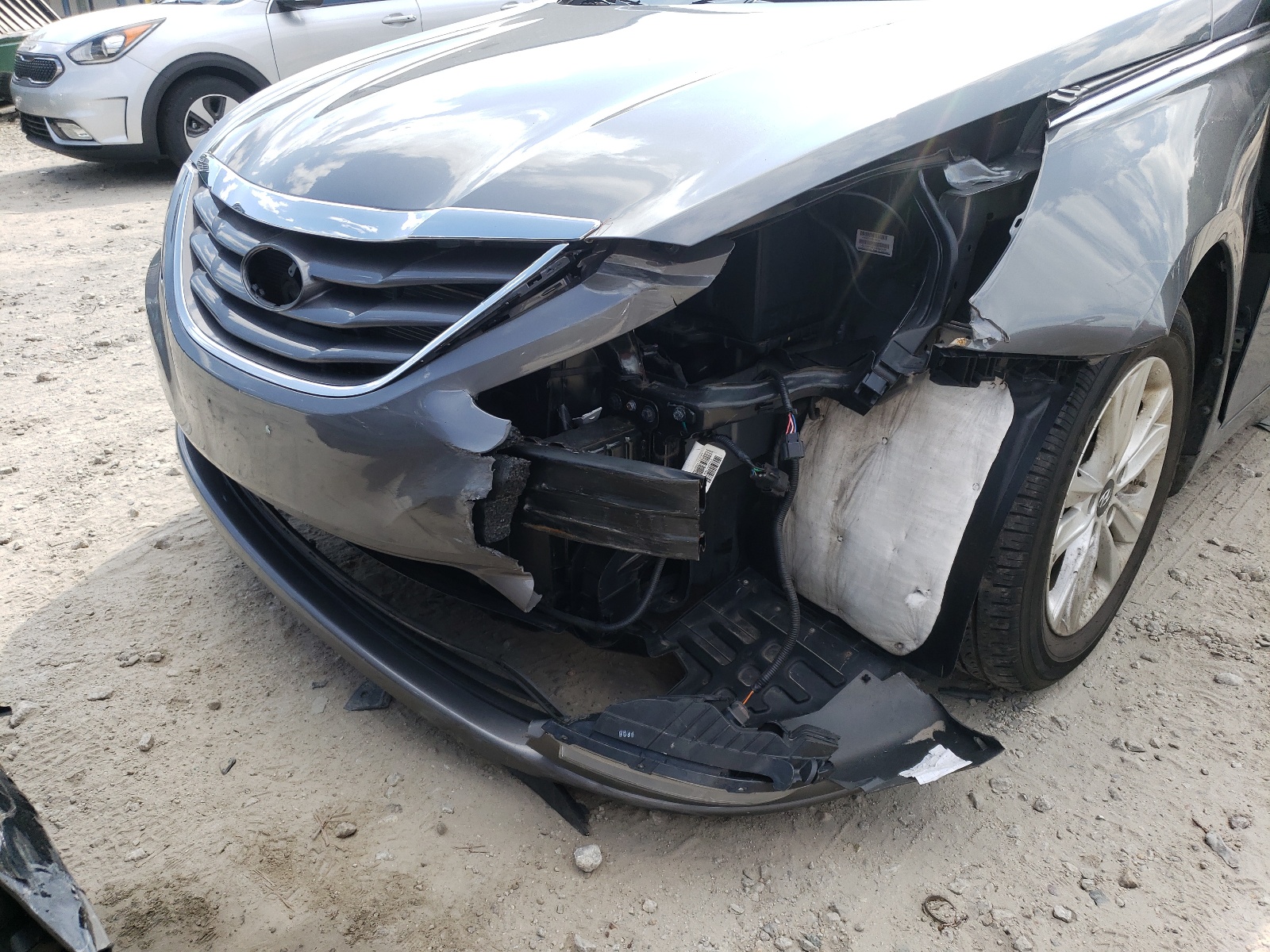 Photo 9 from auction – 2013 HYUNDAI SONATA GLS with VIN 5NPEB4AC2DH746992