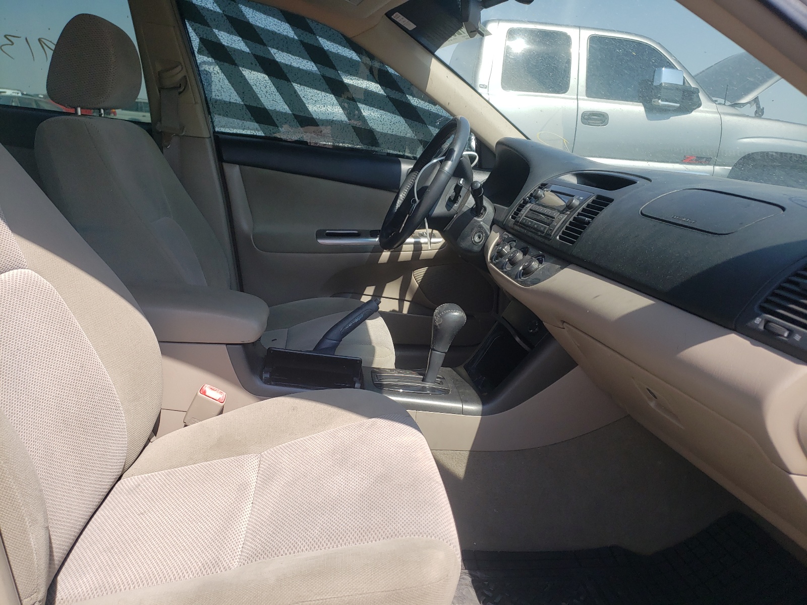 Photo 5 from auction – 2005 TOYOTA CAMRY LE with VIN 4T1BE32K75U630149
