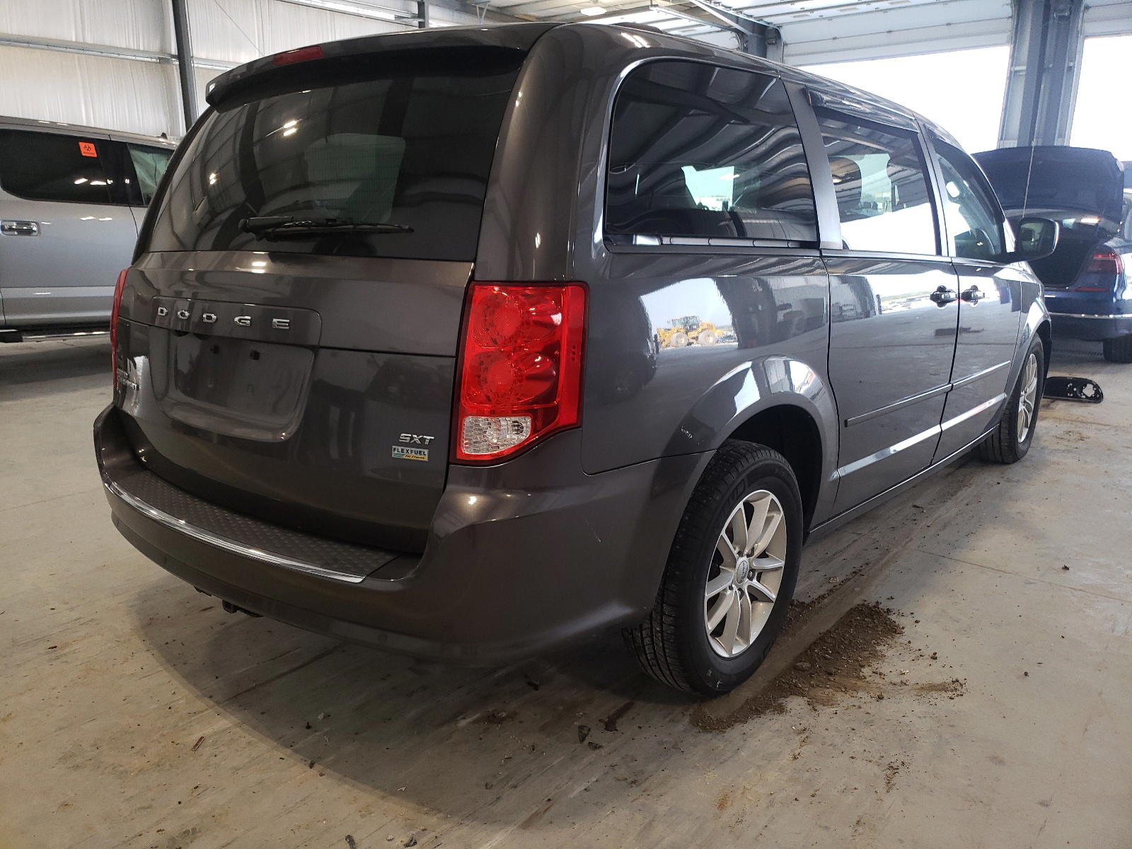 Photo 4 from auction – 2016 DODGE GRAND CARA with VIN 2C4RDGCG0GR354890