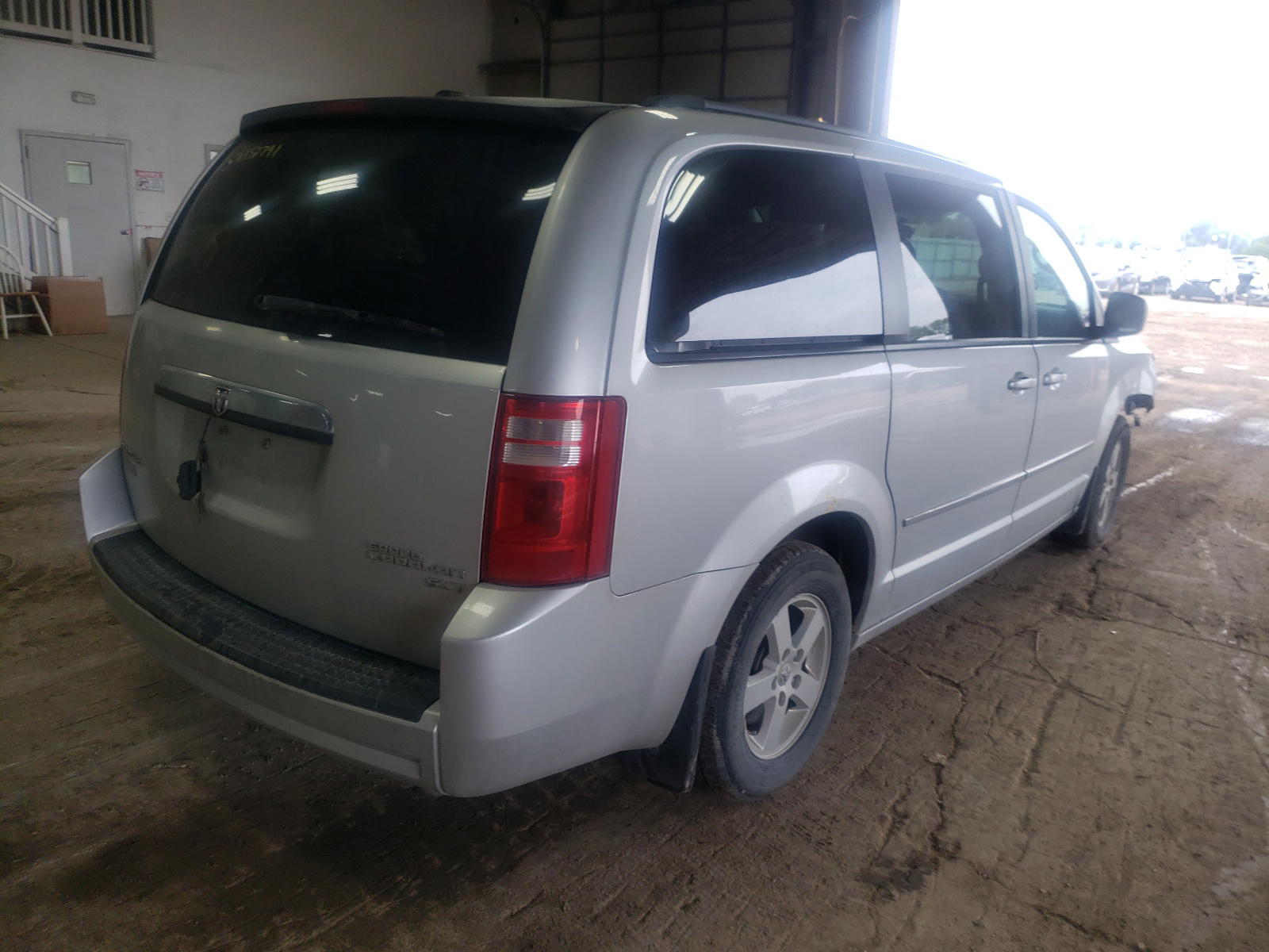 Photo 4 from auction – 2010 DODGE GRAND CARA with VIN 2D4RN5D11AR496851