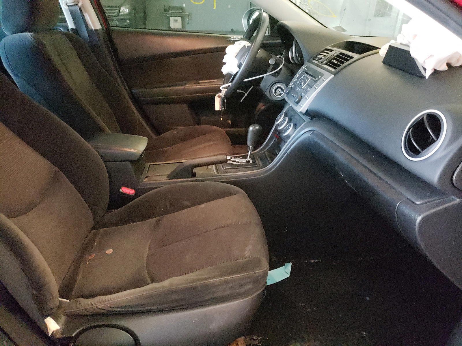 Photo 5 from auction – 2010 MAZDA 6 I with VIN 1YVHZ8BH4A5M26170