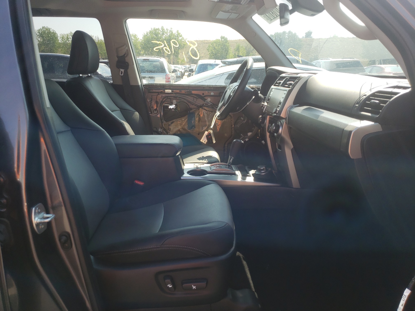 Photo 5 from auction – 2020 TOYOTA 4RUNNER SR with VIN JTEBU5JR7L5751350