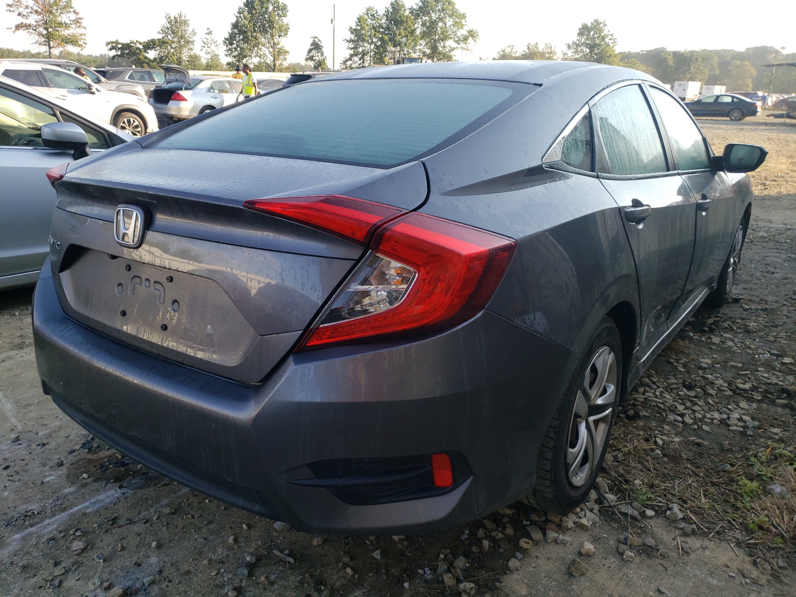 Photo 4 from auction – 2016 HONDA CIVIC LX with VIN 2HGFC2F58GH533088