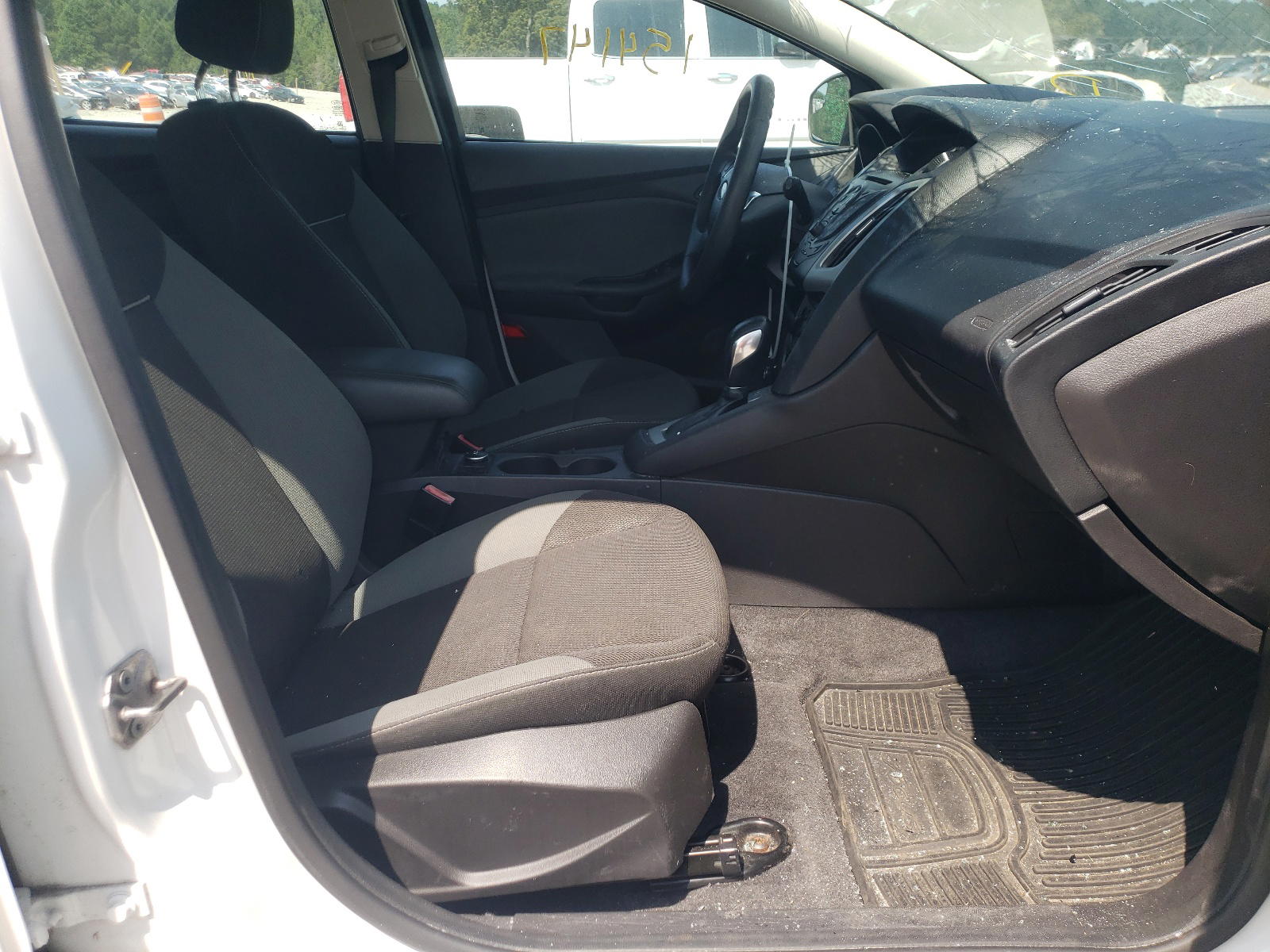 Photo 5 from auction – 2012 FORD FOCUS SE with VIN 1FAHP3K26CL221559