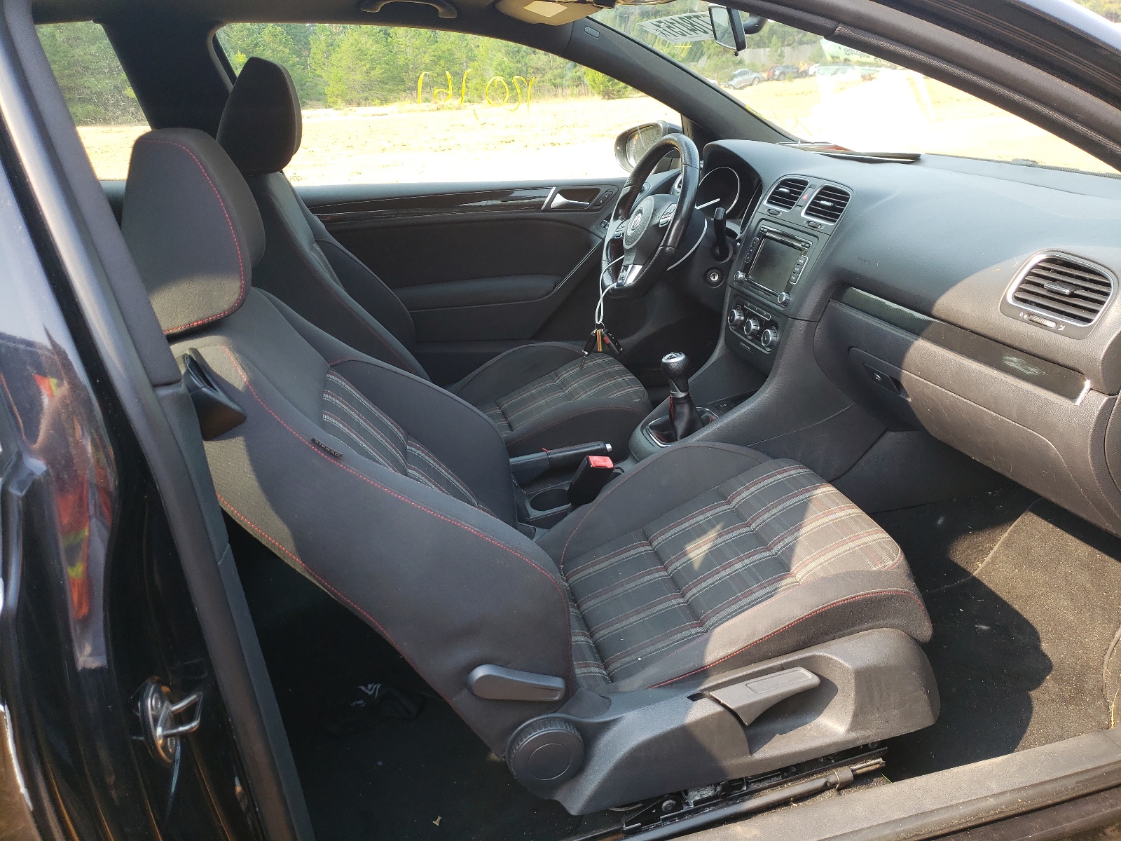 Photo 5 from auction – 2011 VOLKSWAGEN GTI with VIN WVWEV7AJ3BW042170