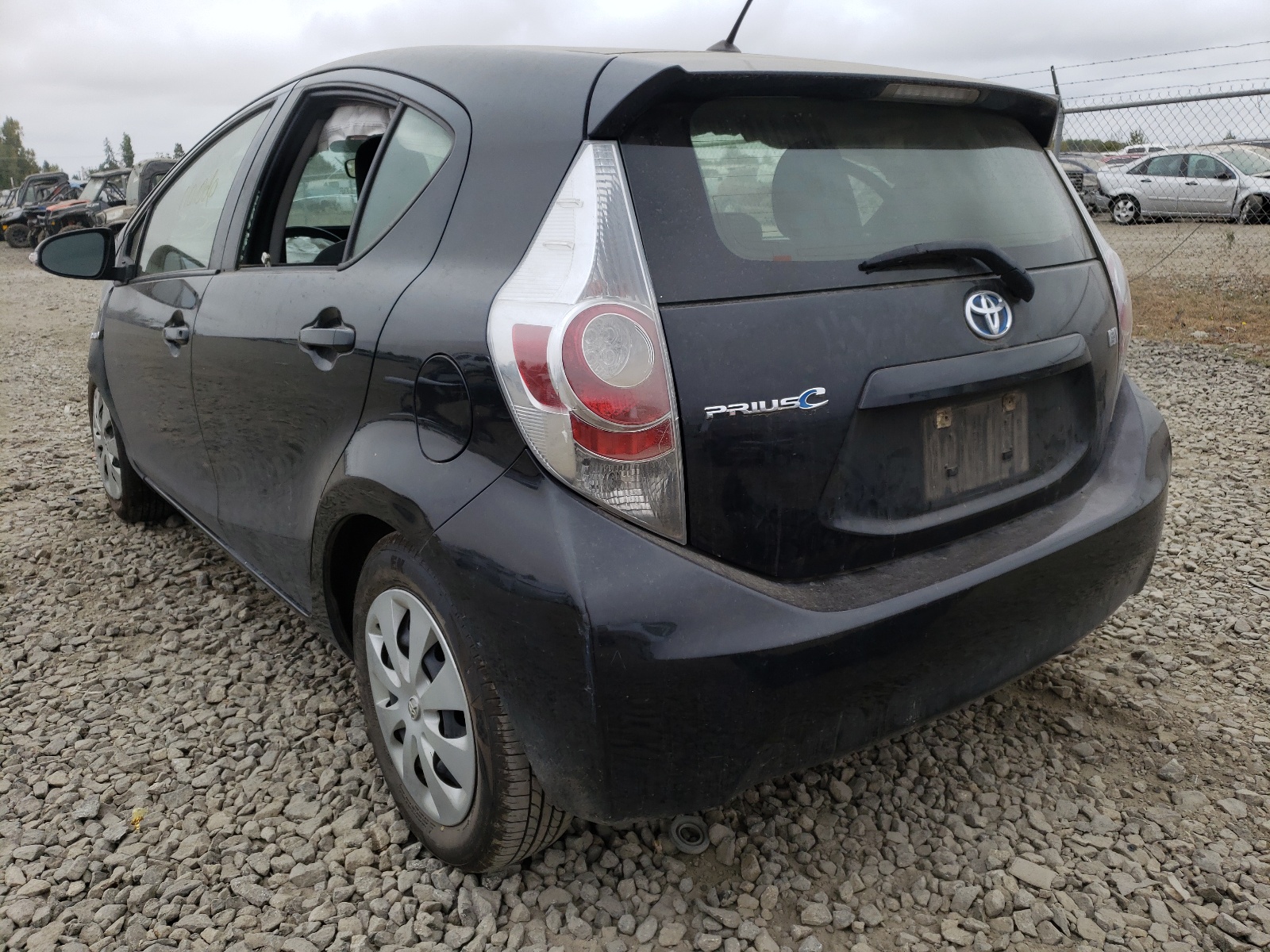 Photo 3 from auction – 2014 TOYOTA PRIUS C with VIN JTDKDTB31E1563226