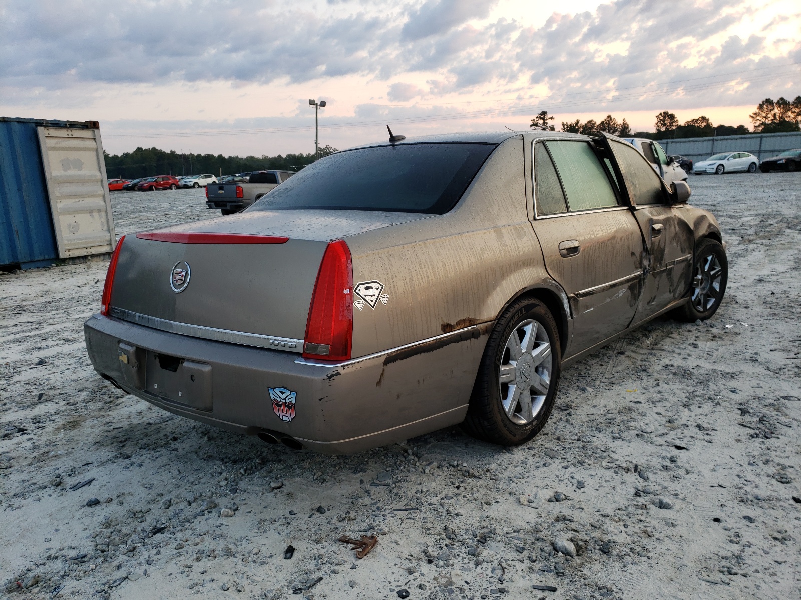 Photo 4 from auction – 2006 CADILLAC DTS with VIN 1G6KD57Y86U116329