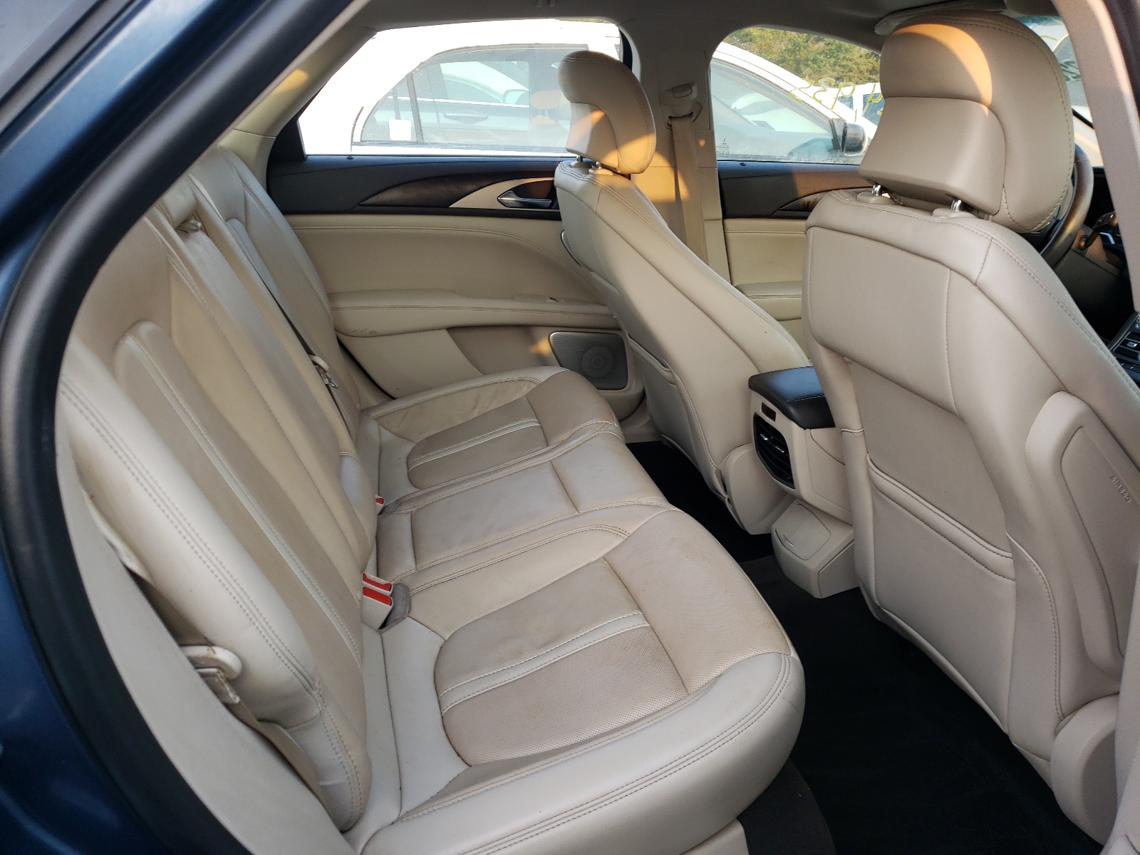 Photo 6 from auction – 2019 LINCOLN MKZ RESERV with VIN 3LN6L5MU6KR617042