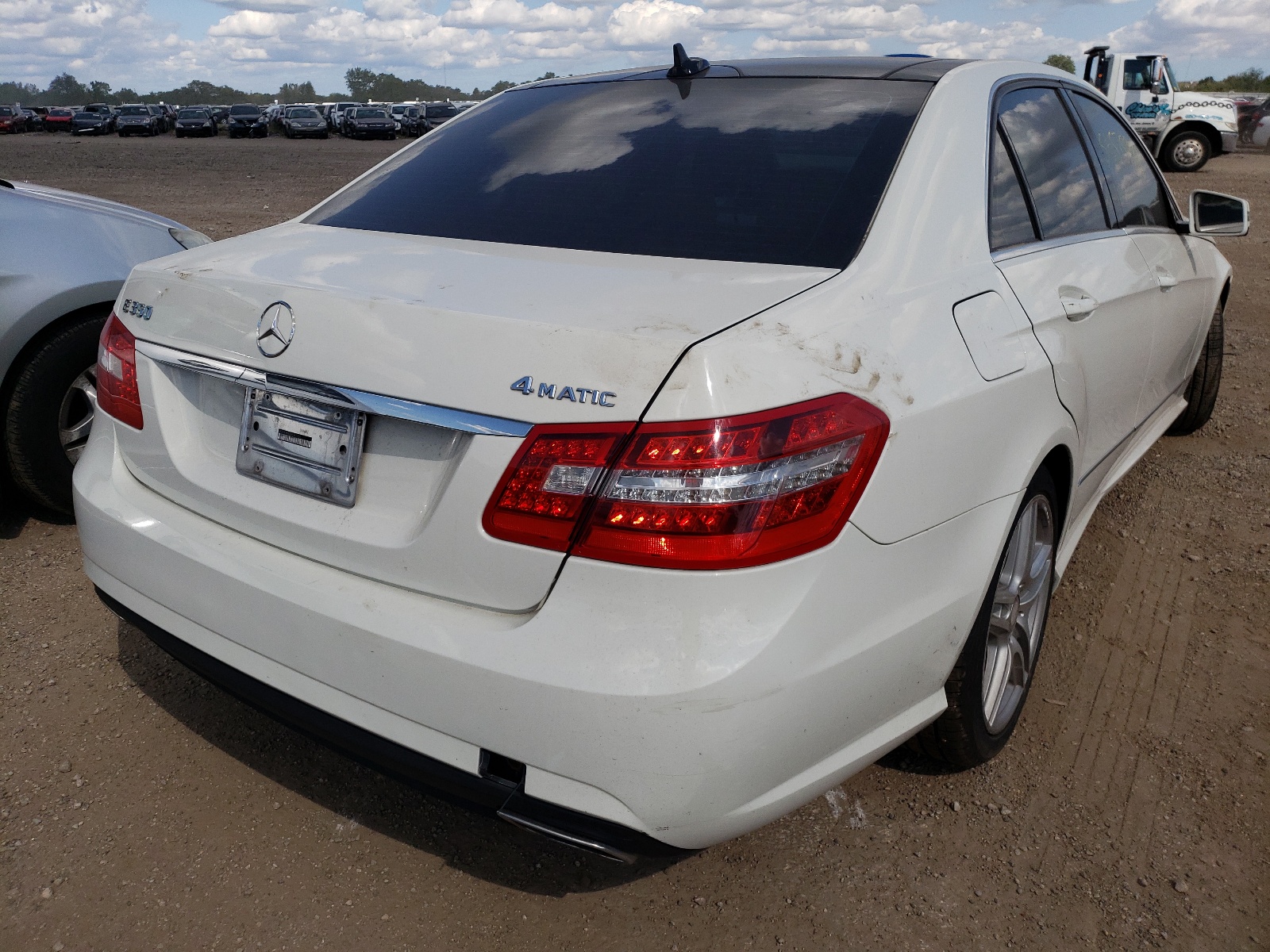 Photo 4 from auction – 2011 MERCEDES-BENZ E 350 4MAT with VIN WDDHF8HB2BA341358