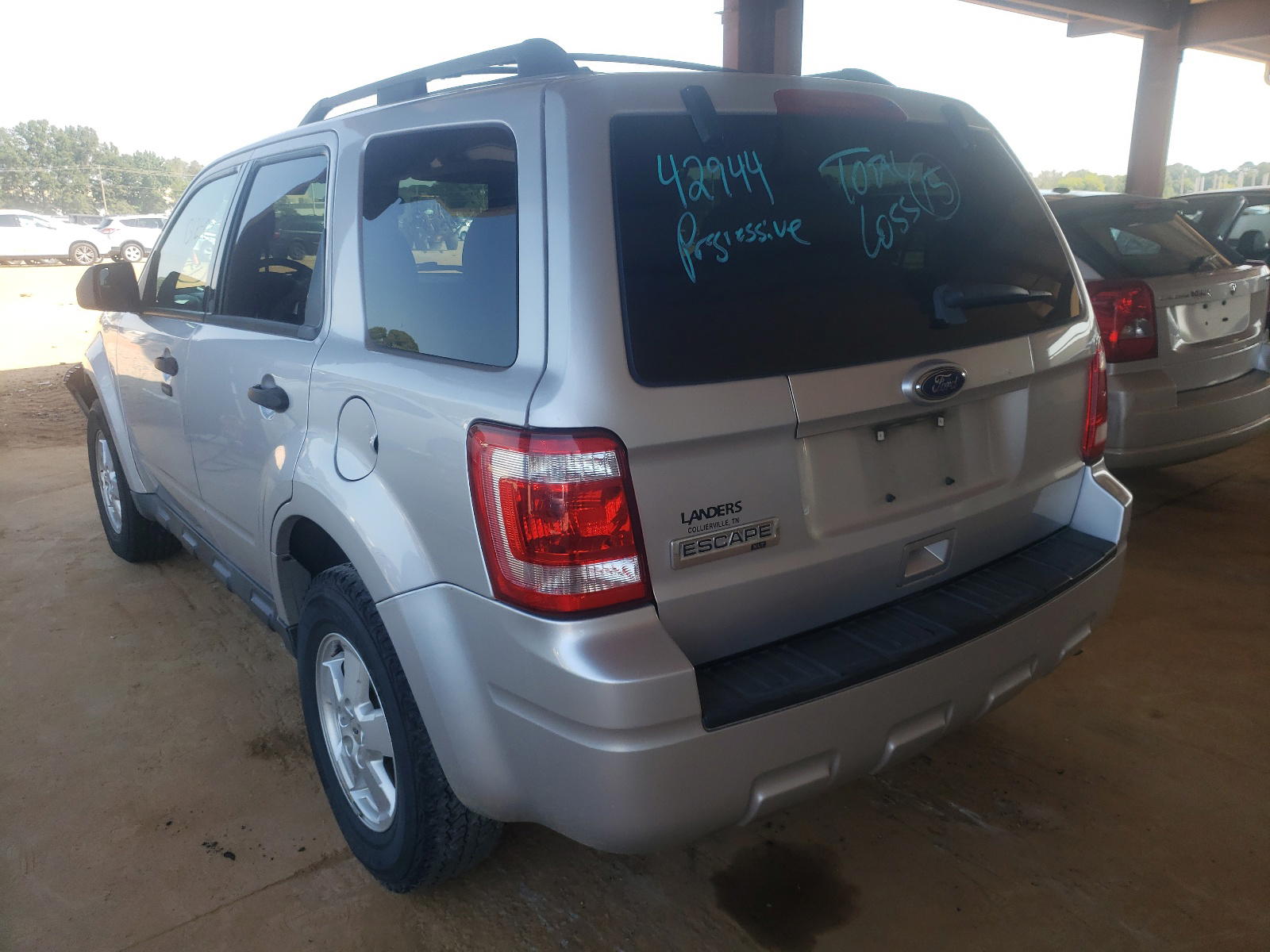 Photo 3 from auction – 2010 FORD ESCAPE XLT with VIN 1FMCU0D78AKD37204