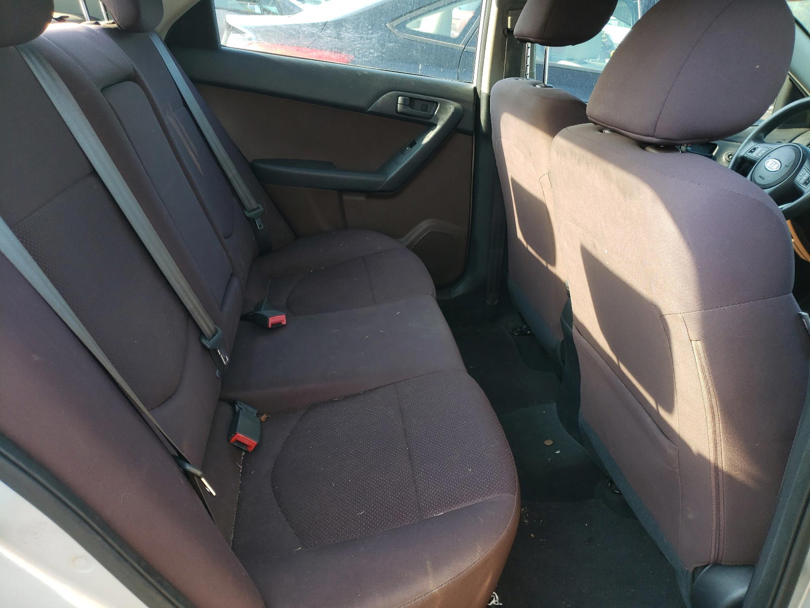 Photo 6 from auction – 2010 KIA FORTE EX with VIN KNAFU4A22A5052639