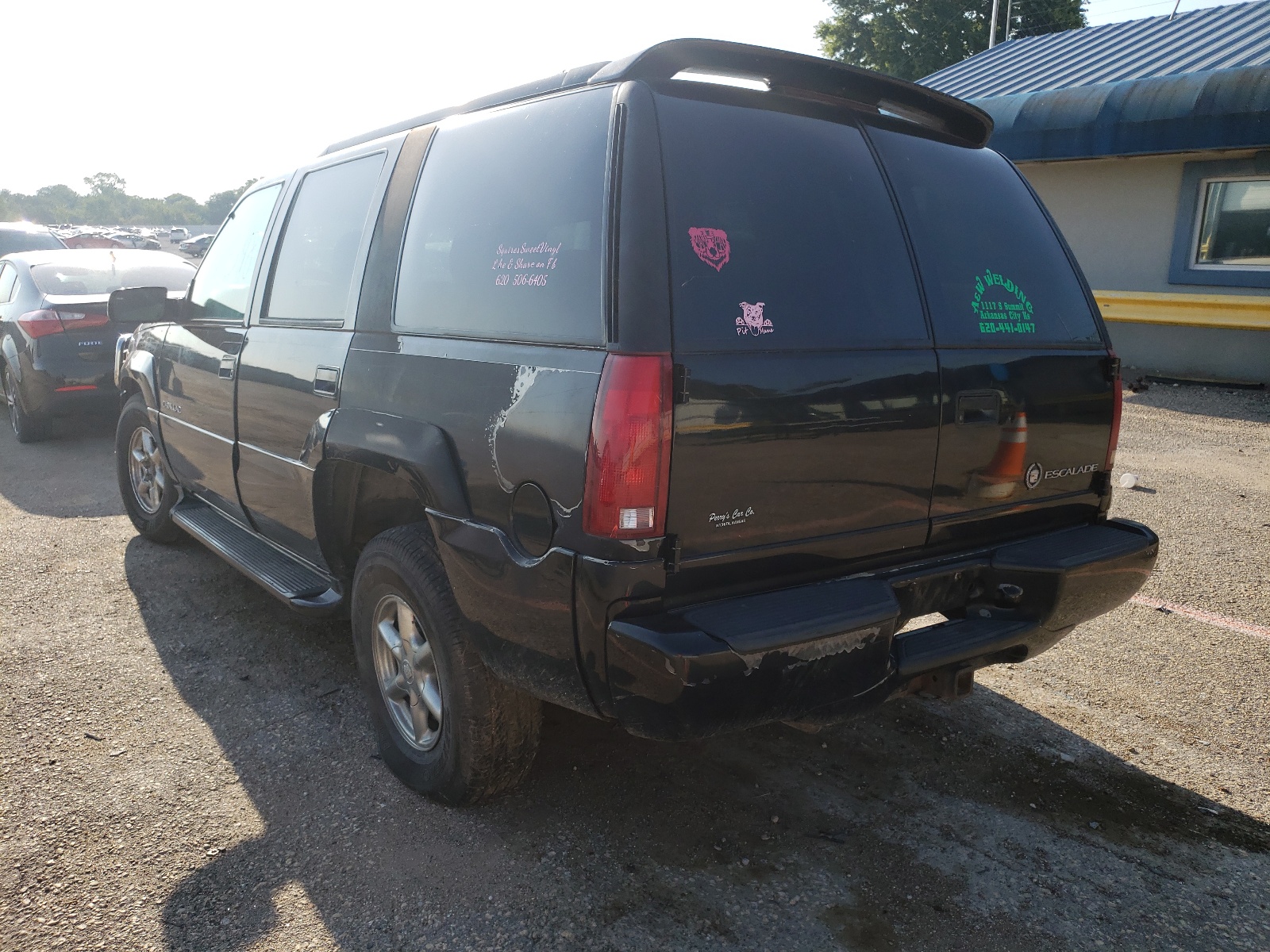 Photo 3 from auction – 2000 CADILLAC ESCALADE L with VIN 1GYEK63RXYR216551