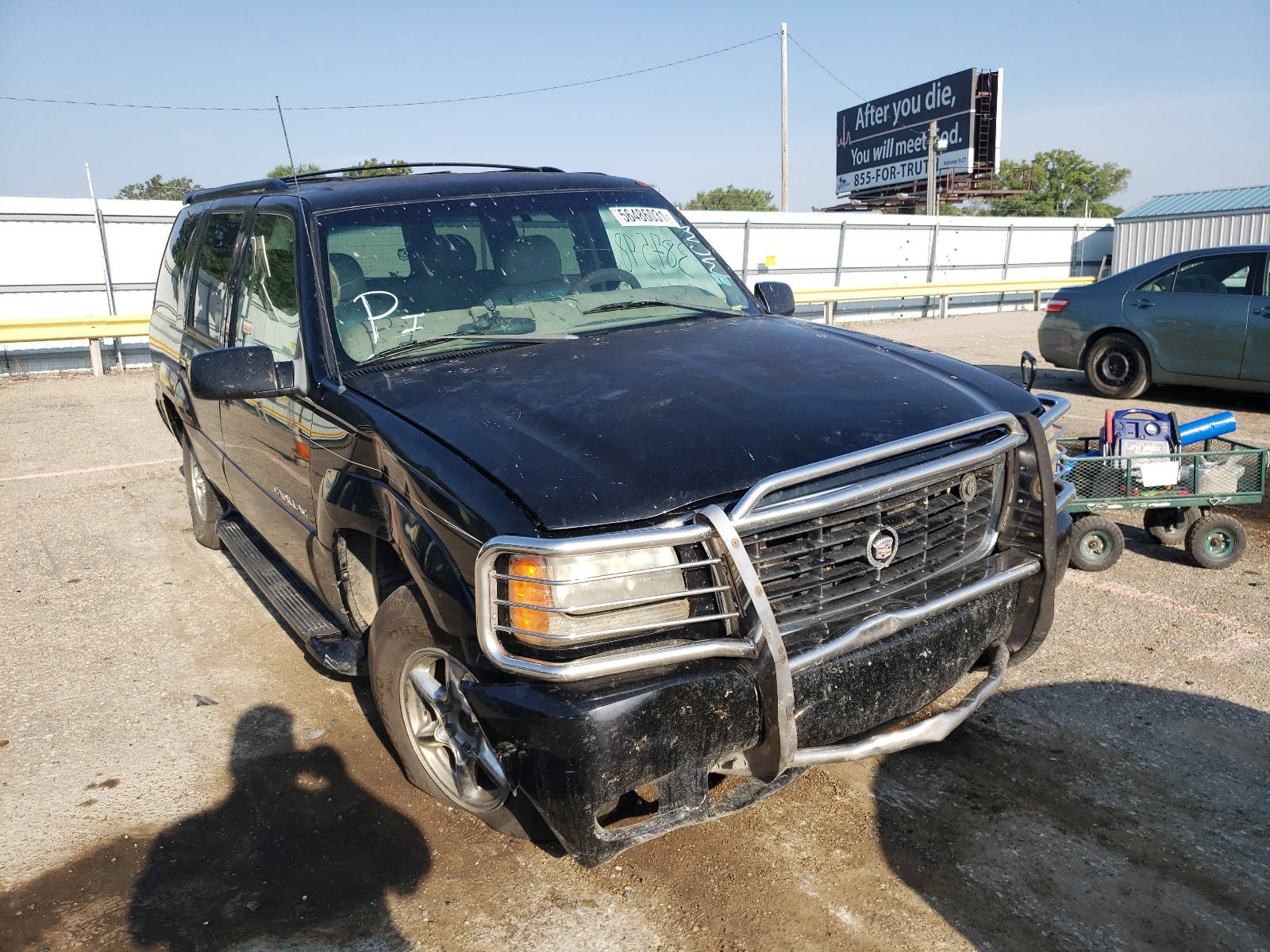 Photo 9 from auction – 2000 CADILLAC ESCALADE L with VIN 1GYEK63RXYR216551