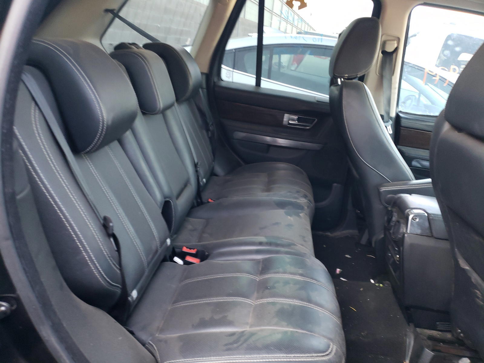 Photo 6 from auction – 2011 LAND ROVER RANGE ROVE with VIN SALSK2D4XBA294394