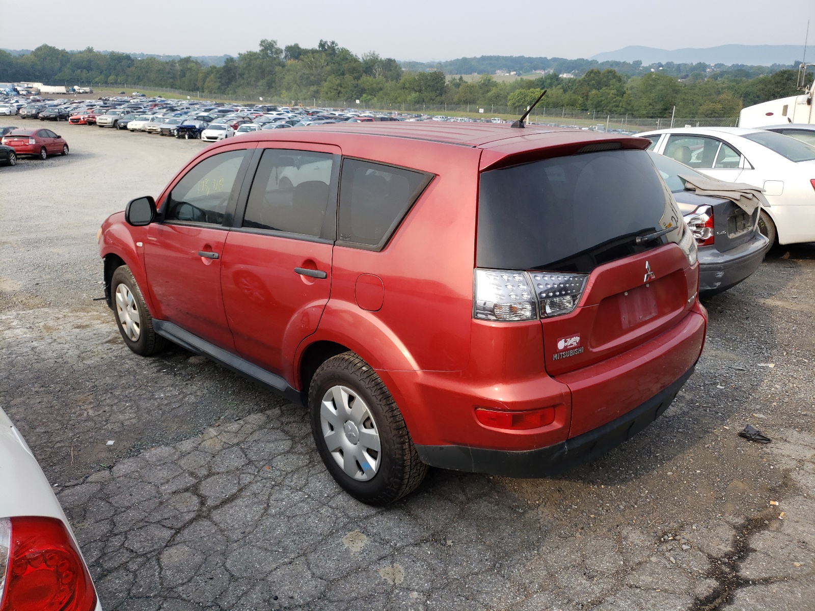 Photo 3 from auction – 2010 MITSUBISHI OUTLANDER with VIN JA4AS2AW9AZ001183
