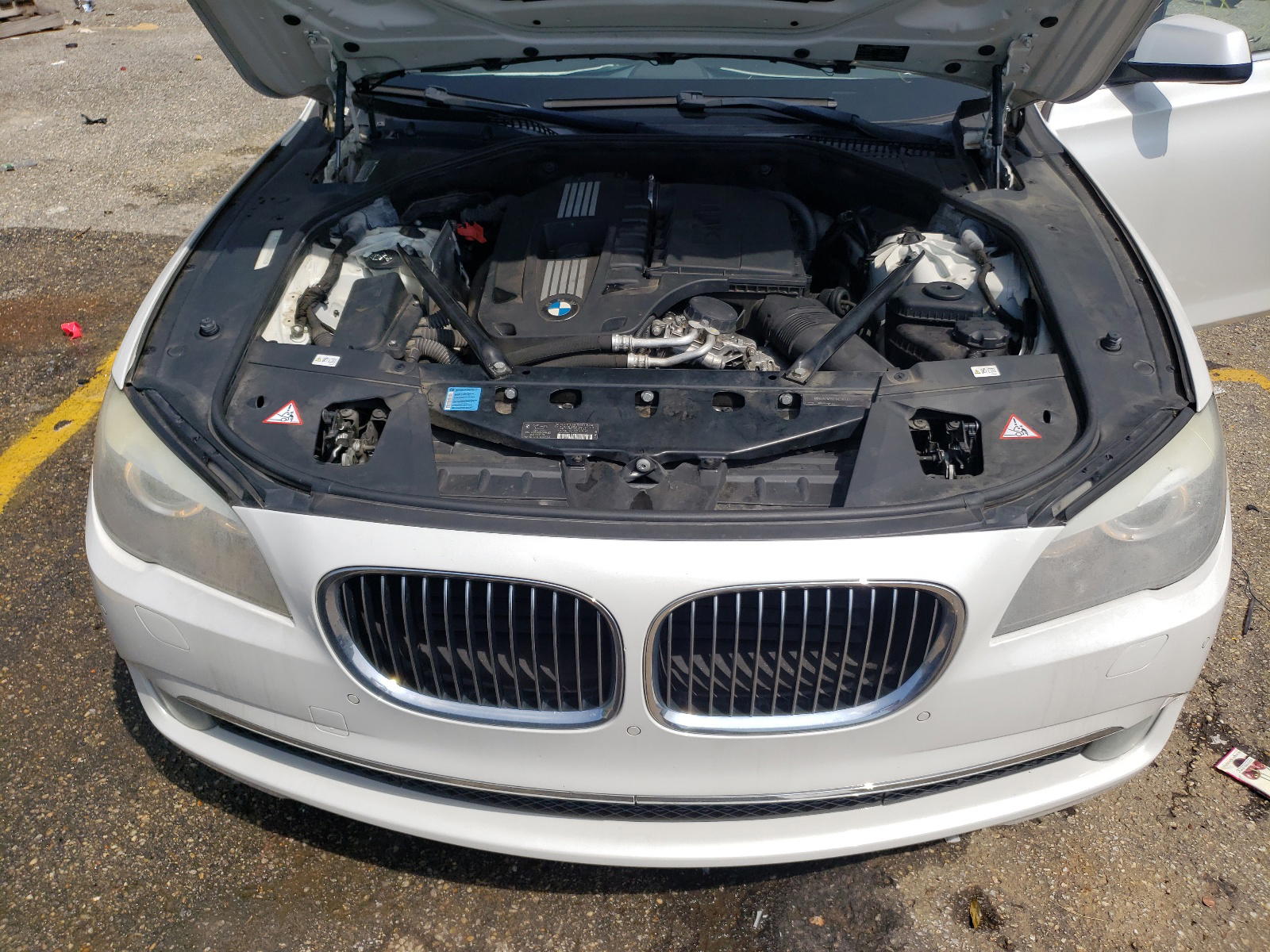 Photo 7 from auction – 2011 BMW 740 LI with VIN WBAKB4C50BC574002