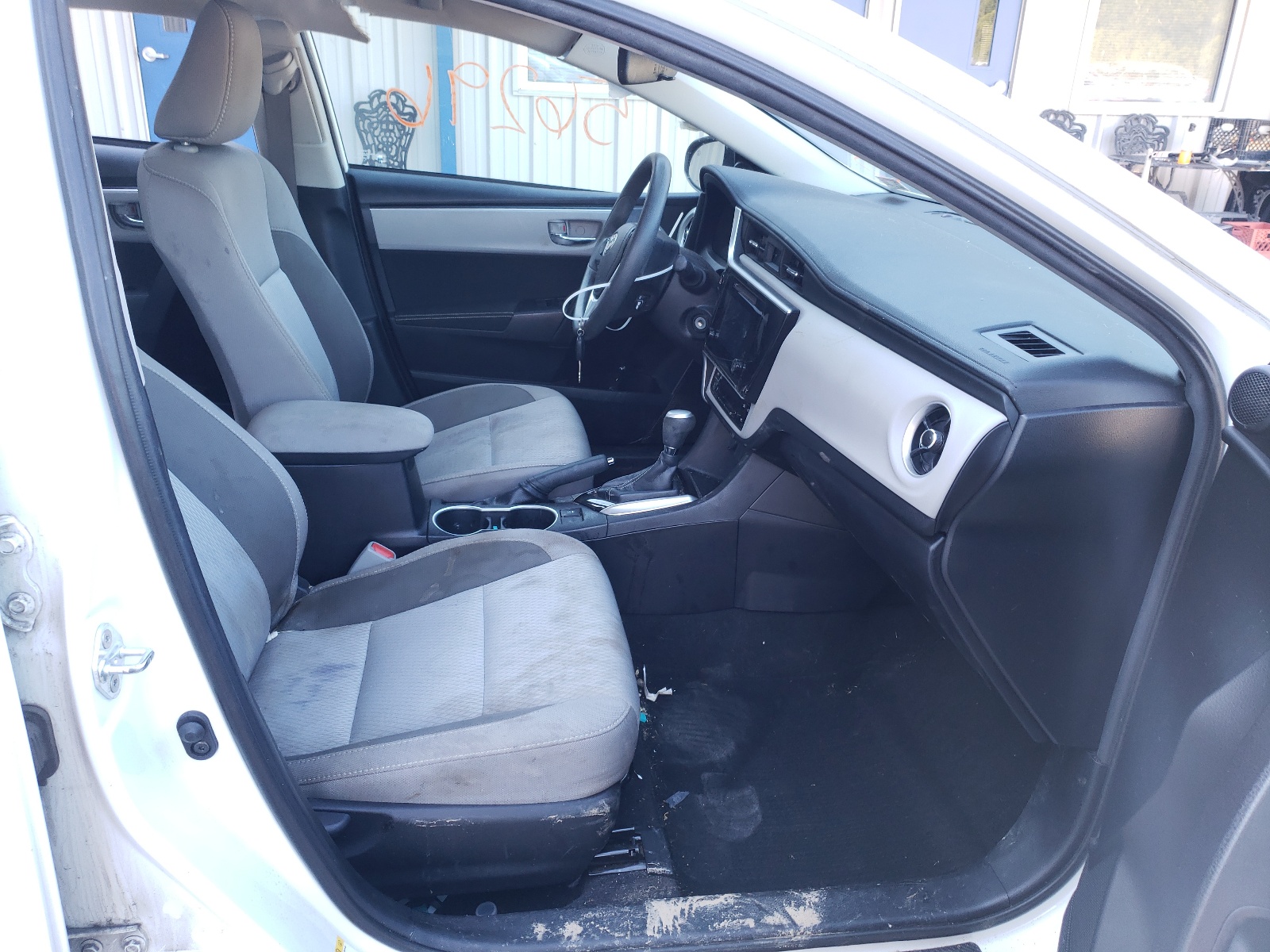 Zdjęcie 5 z aukcji – 2019 TOYOTA COROLLA L z VIN 2T1BURHEXKC214407