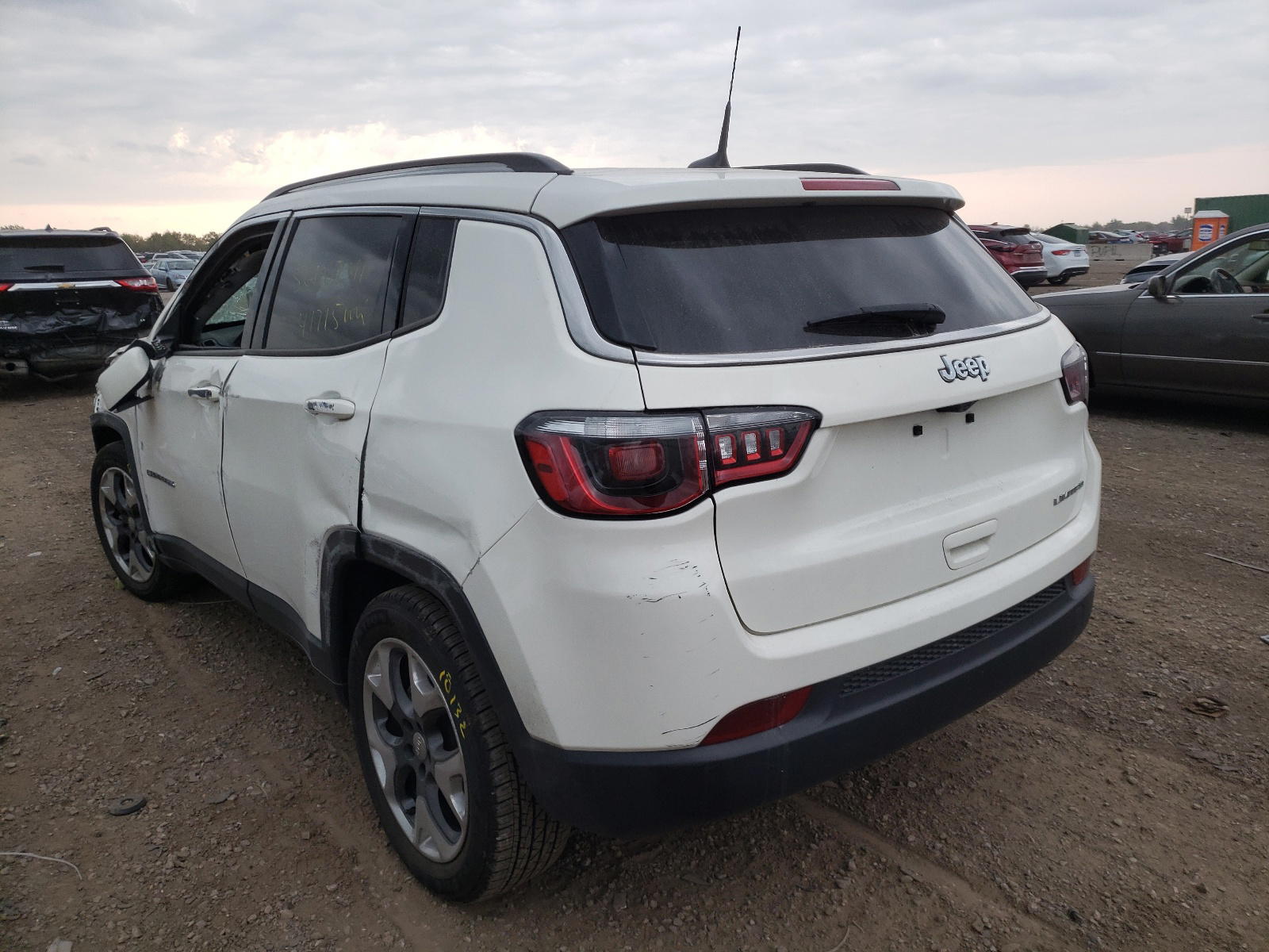 Photo 3 from auction – 2019 JEEP COMPASS LI with VIN 3C4NJCCB3KT676109