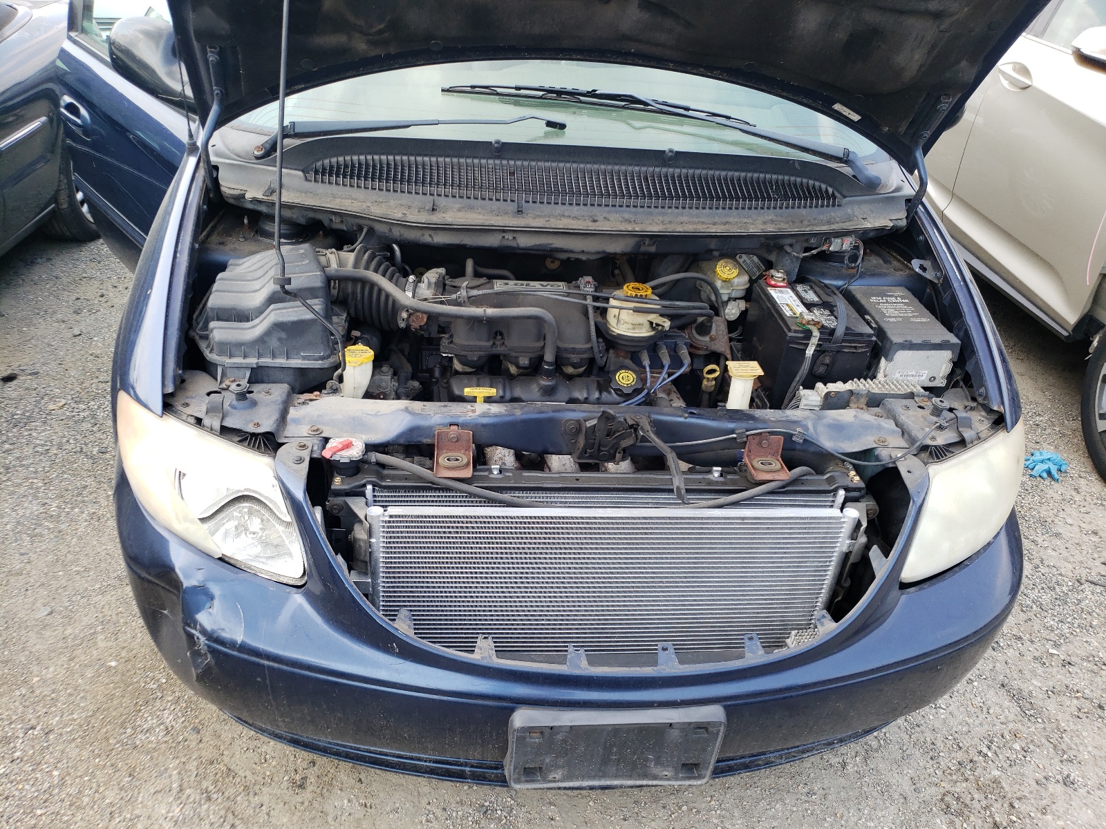 صورة رقم 7 من المزاد - 2002 CHRYSLER TOWN & COU مع VIN 2C8GP74L02R708263