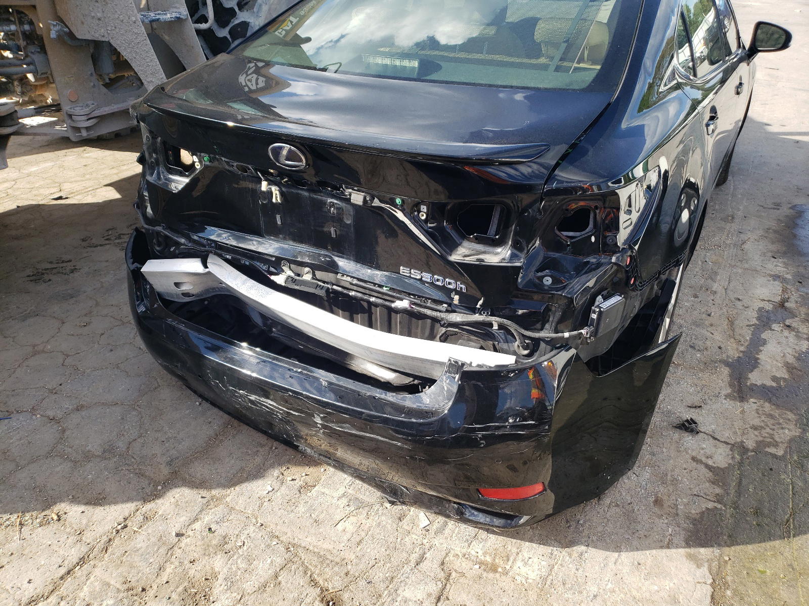 Photo 9 from auction – 2015 LEXUS ES 300H with VIN JTHBW1GG8F2080191