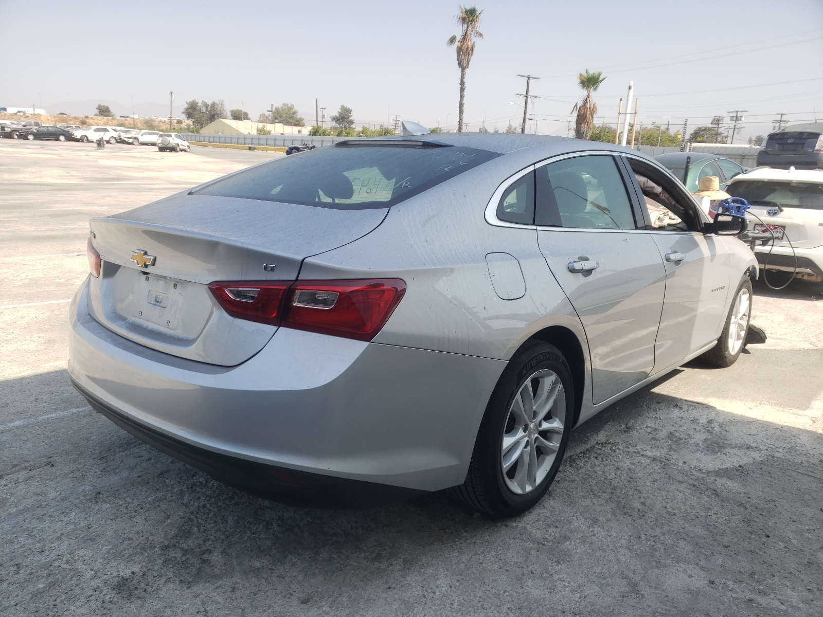 Photo 4 from auction – 2018 CHEVROLET MALIBU LT with VIN 1G1ZD5ST0JF270353