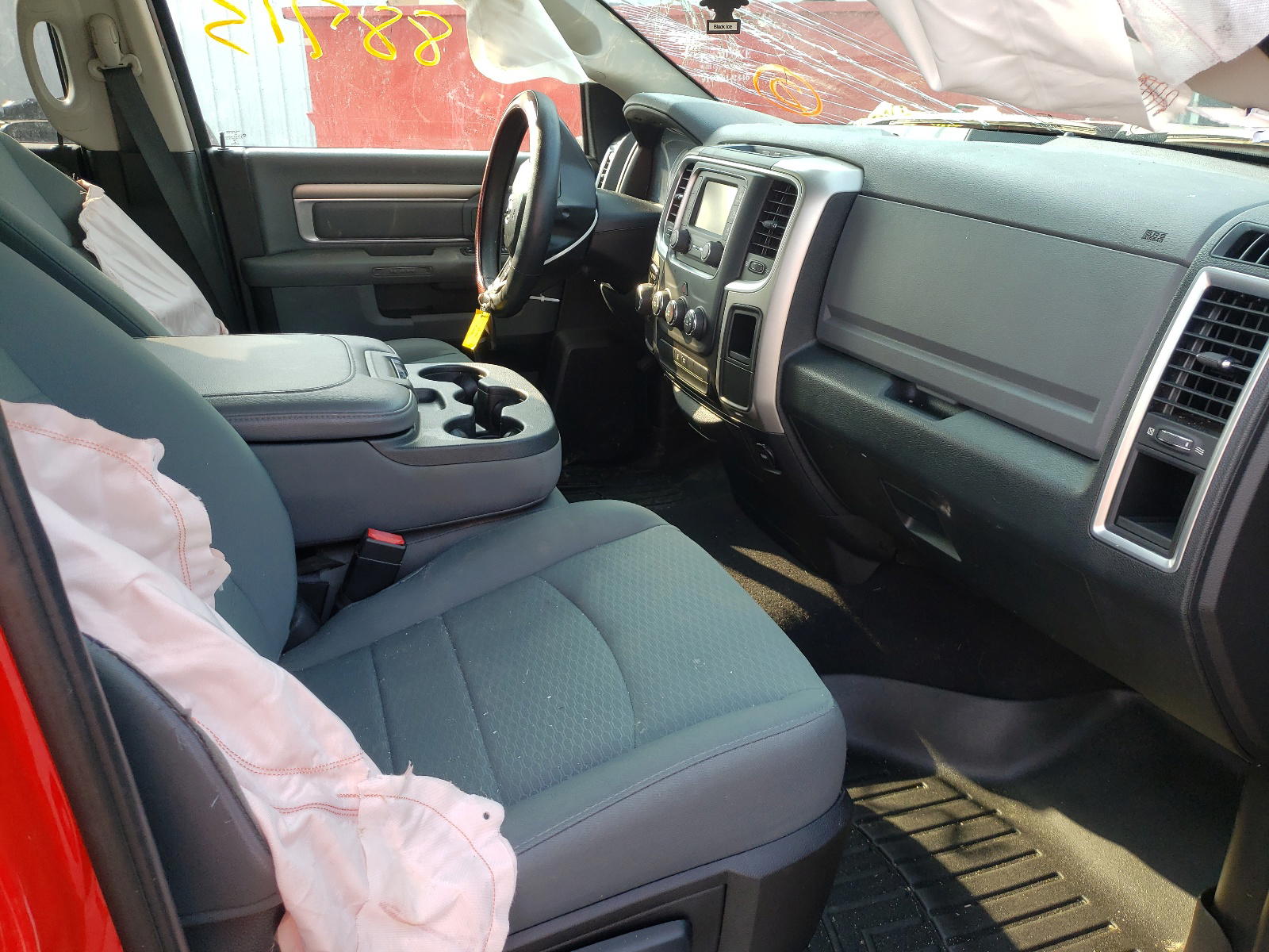 Photo 5 from auction – 2016 RAM 1500 SLT with VIN 1C6RR6GGXGS226717