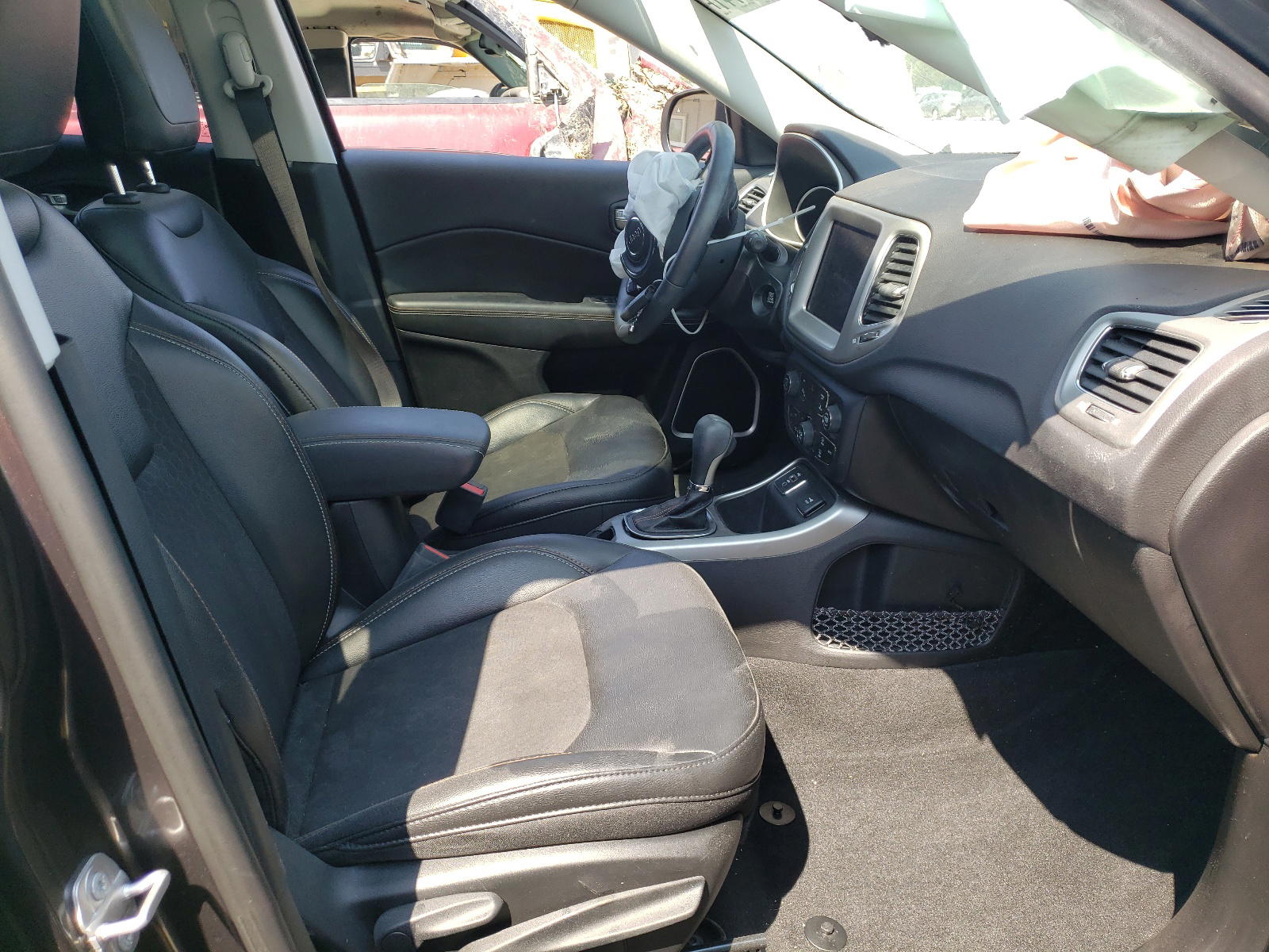 Photo 5 from auction – 2018 JEEP COMPASS LA with VIN 3C4NJCBB3JT468263