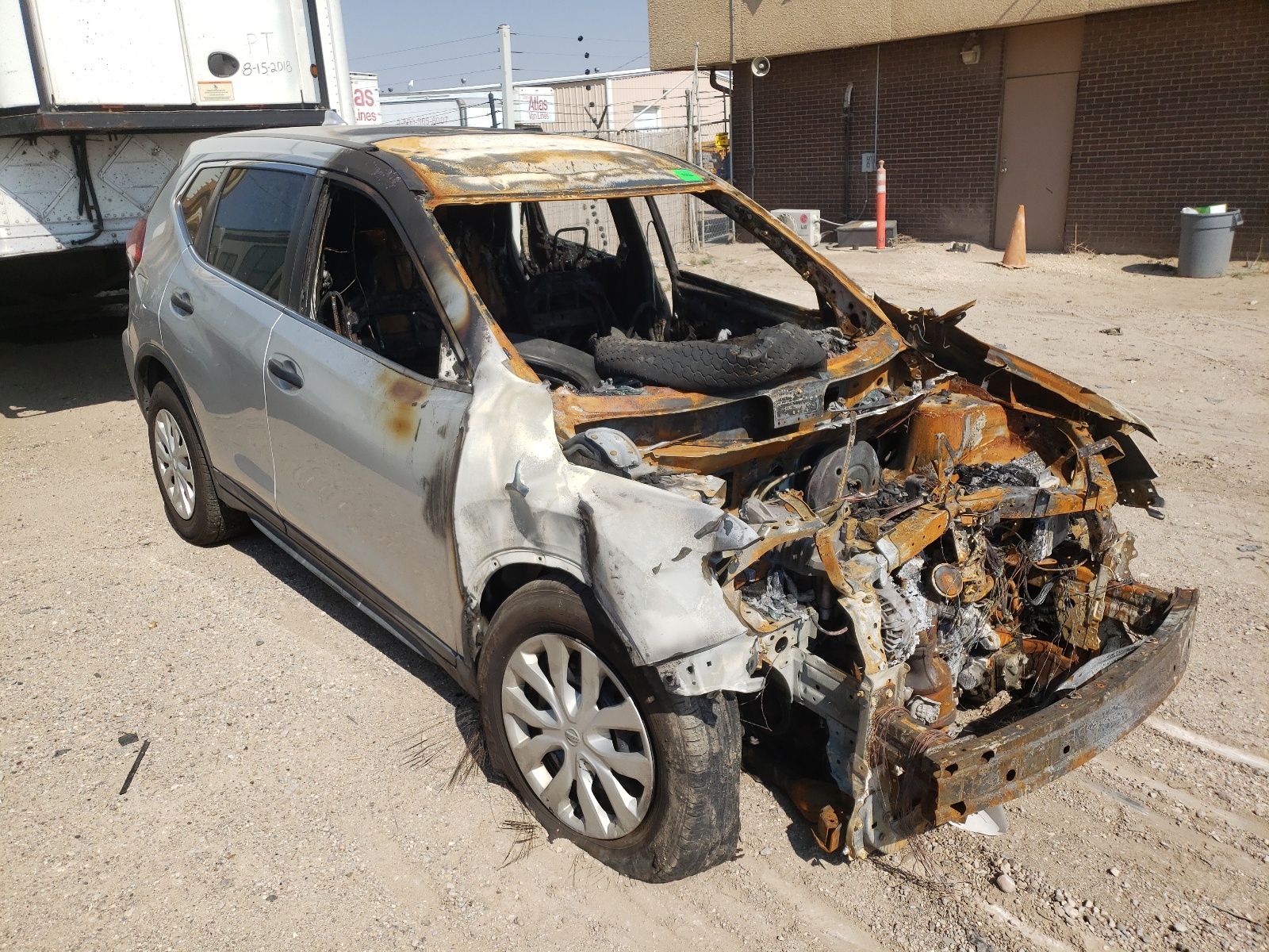 Photo 1 from auction – 2017 NISSAN ROGUE S with VIN KNMAT2MV5HP547572
