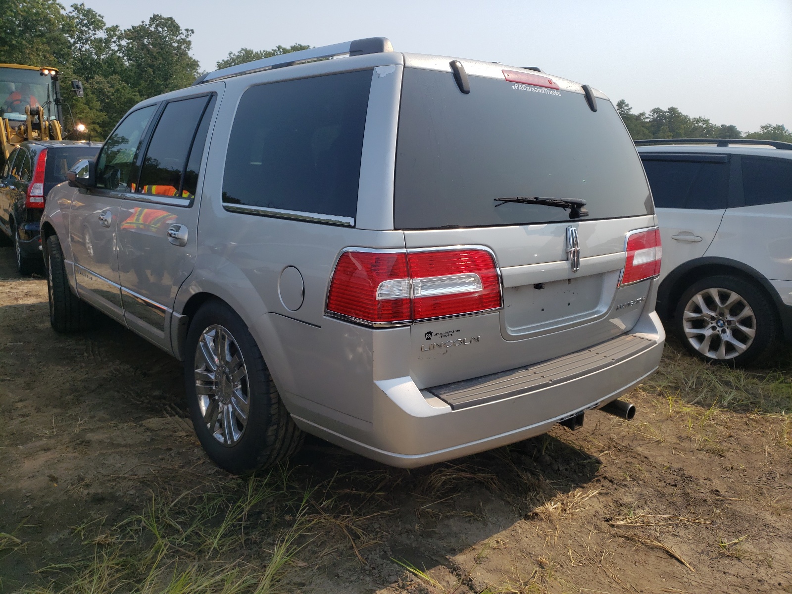 Photo 3 from auction – 2007 LINCOLN NAVIGATOR with VIN 5LMFU28507LJ21090