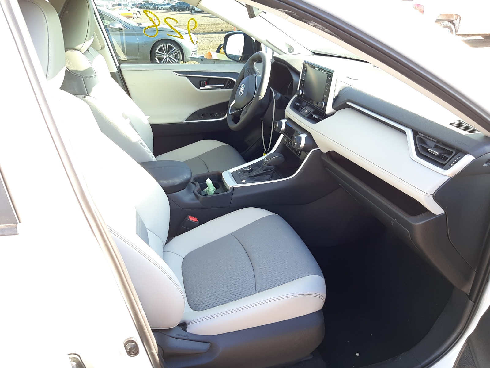 Photo 5 from auction – 2021 TOYOTA RAV4 LIMIT with VIN 4T3D6RFV2MU044753
