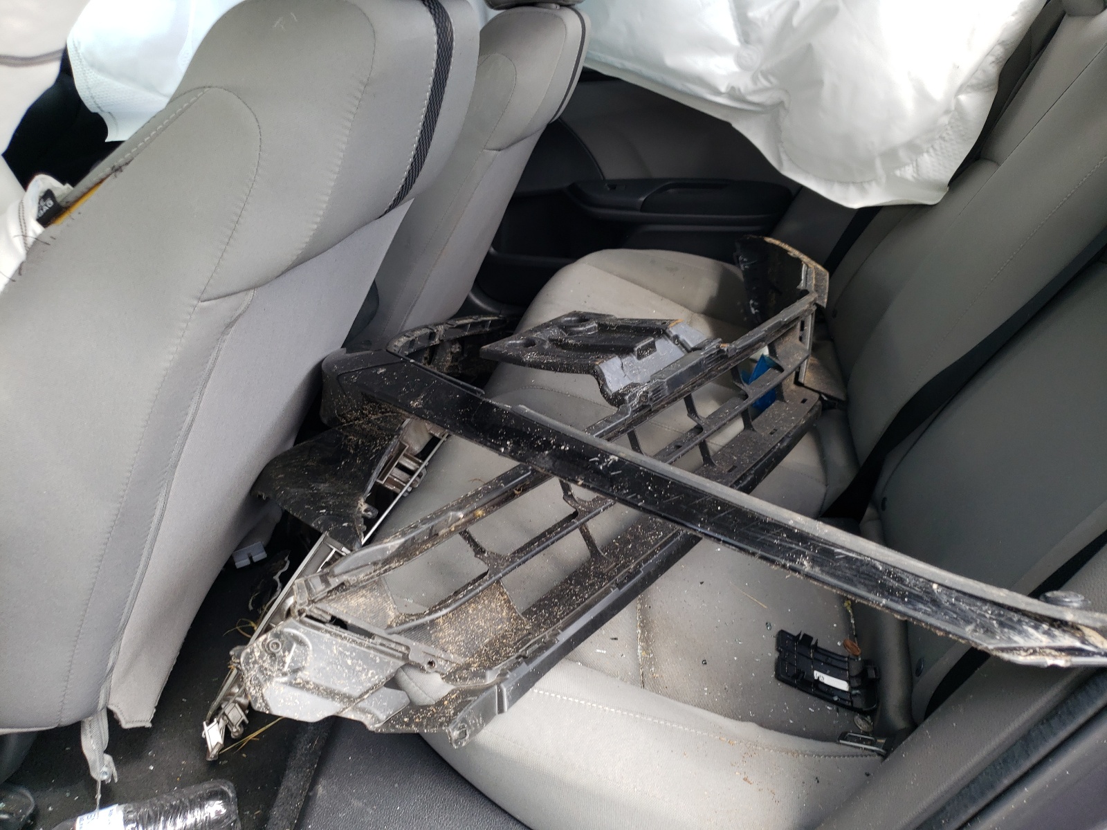 Photo 6 from auction – 2019 HONDA CIVIC LX with VIN 19XFC2F68KE042127