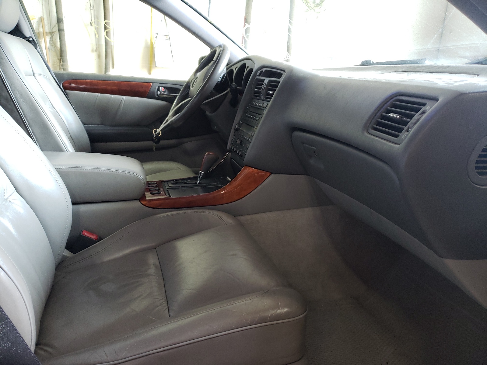 Zdjęcie 5 z aukcji – 1998 LEXUS GS z VIN JT8BH68X5W0008124