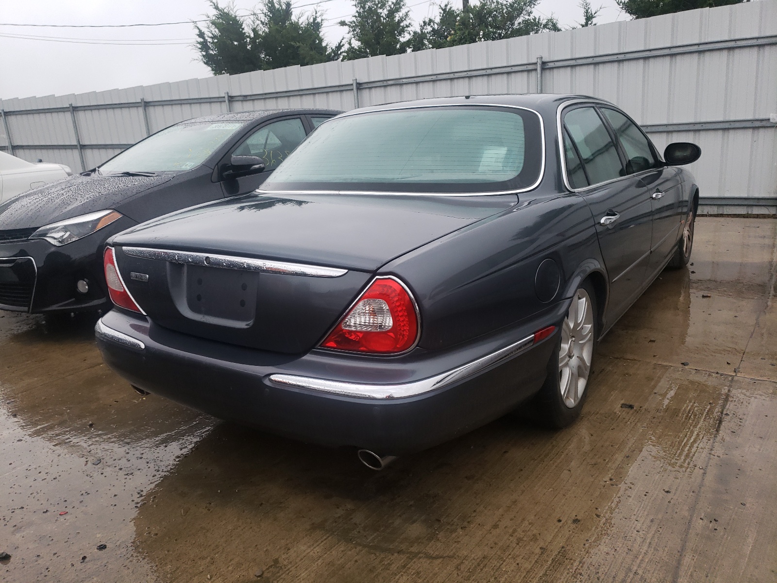 Photo 4 from auction – 2004 JAGUAR XJ8 with VIN SAJWA71C24SG16547