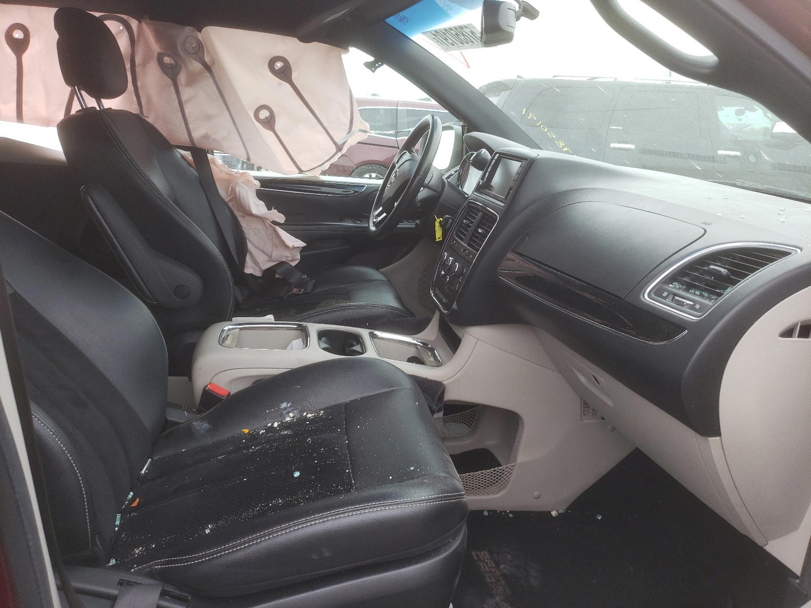 Photo 5 from auction – 2017 DODGE GRAND CARA with VIN 2C4RDGCGXHR859403