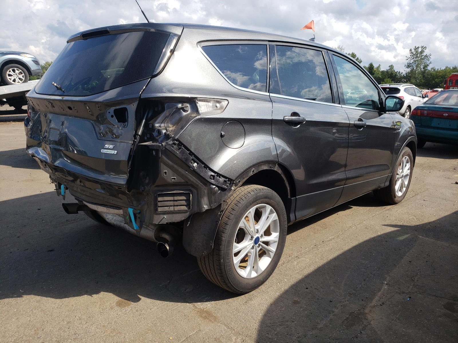 Photo 4 from auction – 2017 FORD ESCAPE SE with VIN 1FMCU0GD0HUB99206