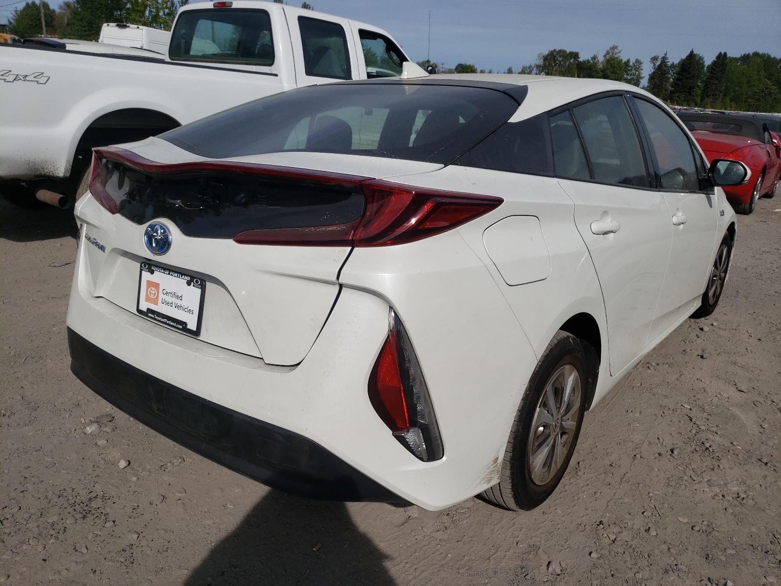 Photo 4 from auction – 2018 TOYOTA PRIUS PRIM with VIN JTDKARFP6J3071699