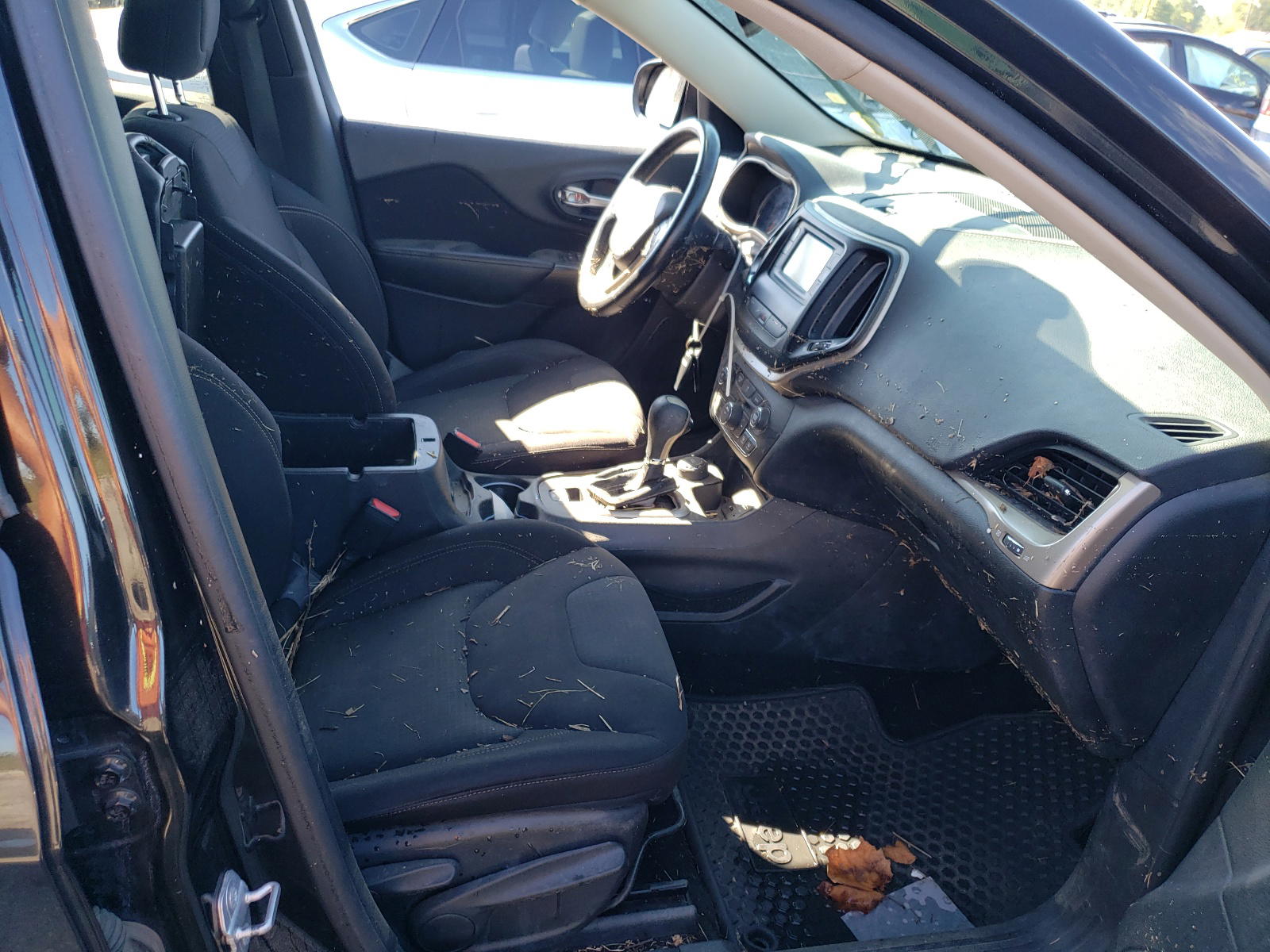 Photo 5 from auction – 2016 JEEP CHEROKEE L with VIN 1C4PJMCB3GW166455