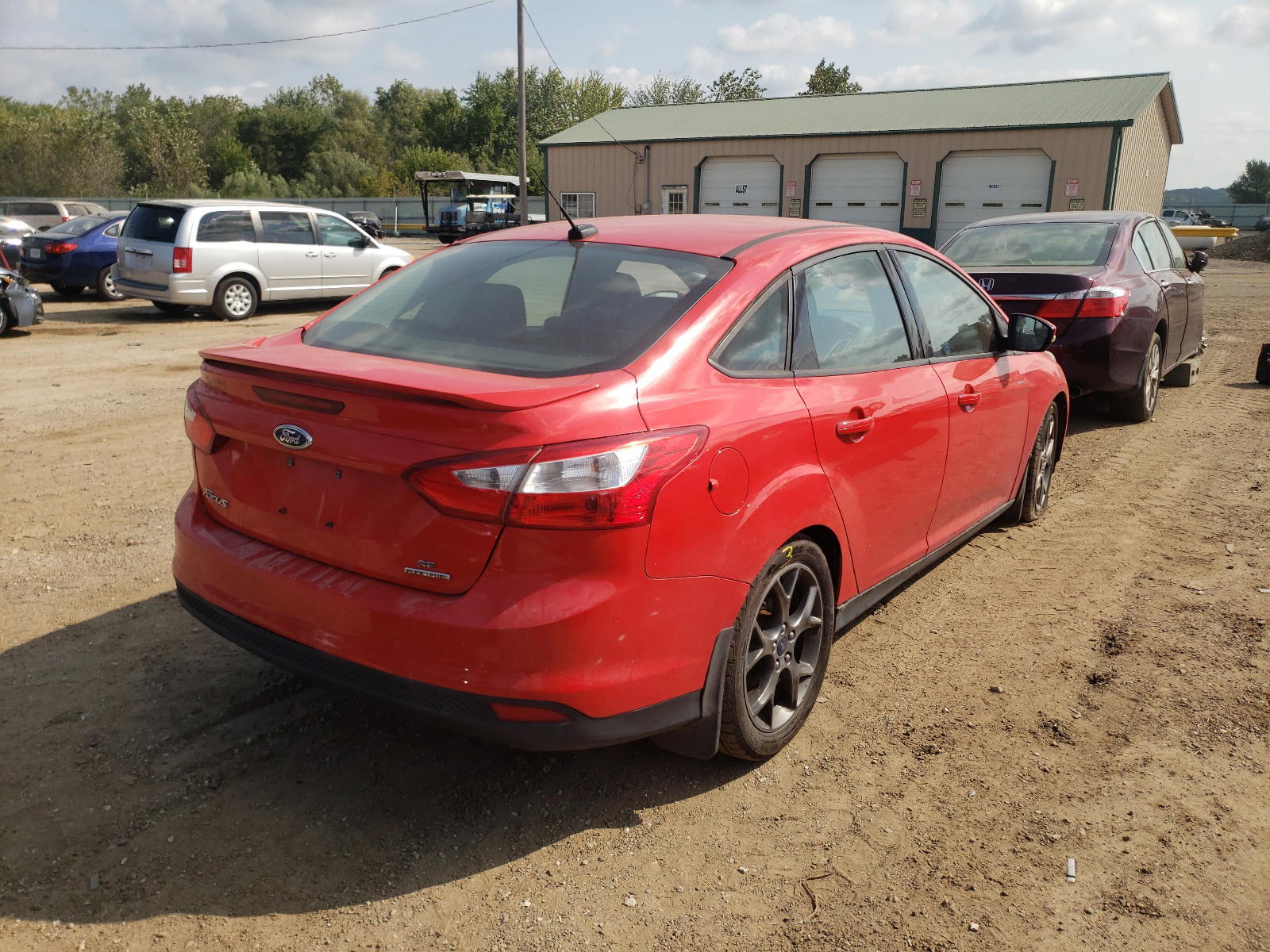 Photo 4 from auction – 2014 FORD FOCUS SE with VIN 1FADP3F28EL330794
