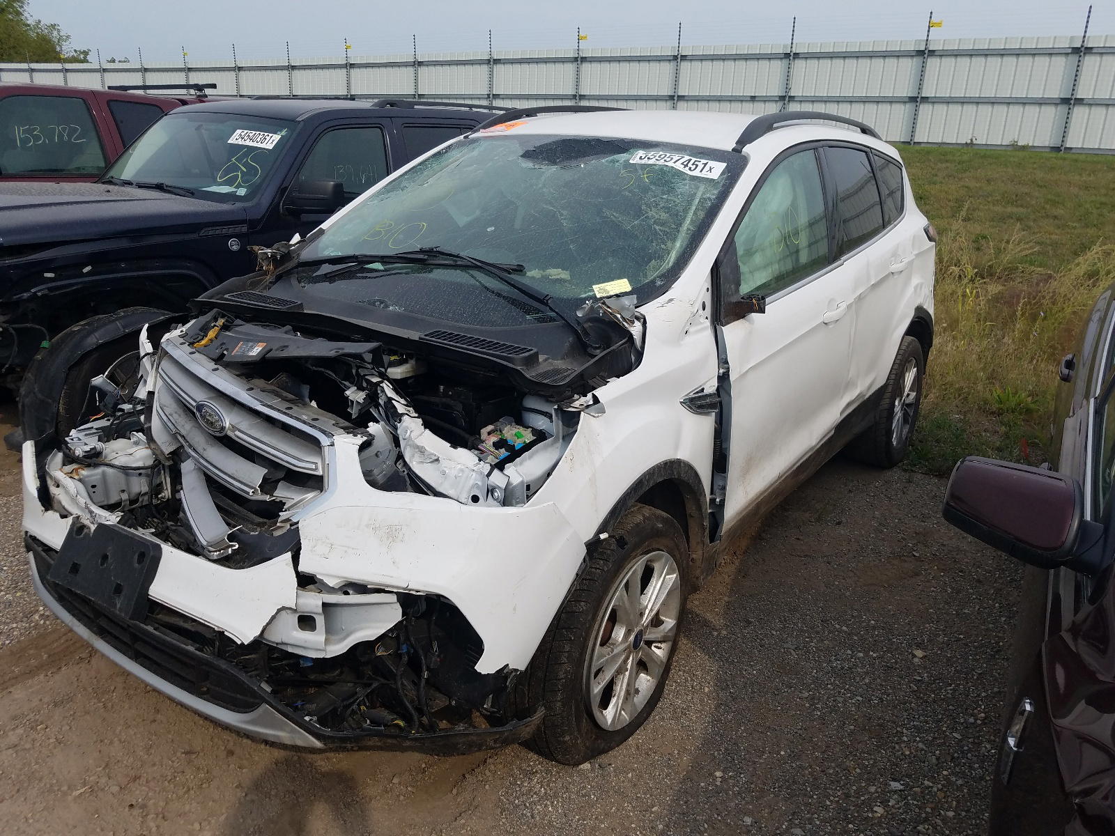 Photo 2 from auction – 2018 FORD ESCAPE SE with VIN 1FMCU0GD6JUC89000