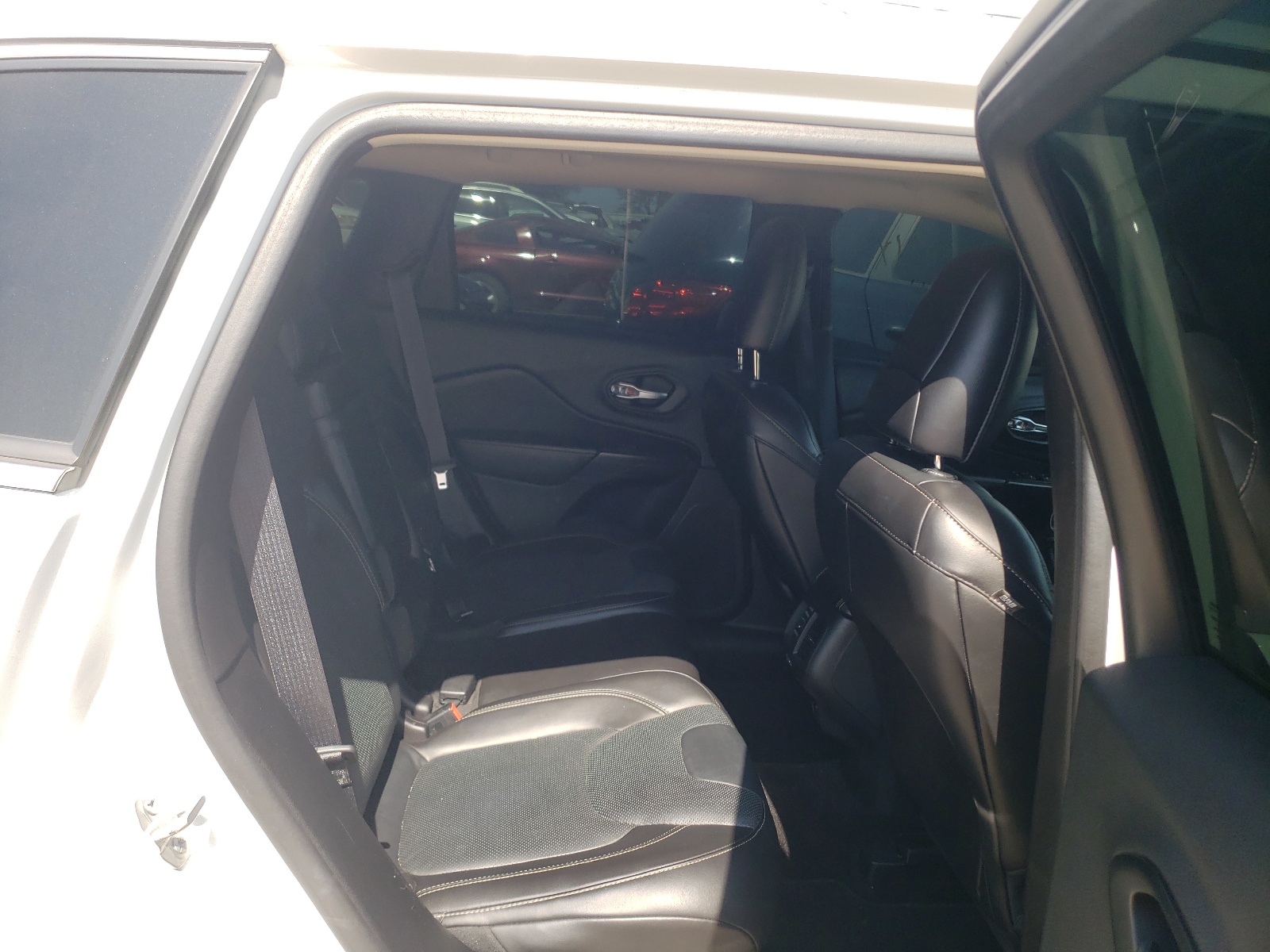 Photo 6 from auction – 2015 JEEP CHEROKEE L with VIN 1C4PJMDS7FW646267